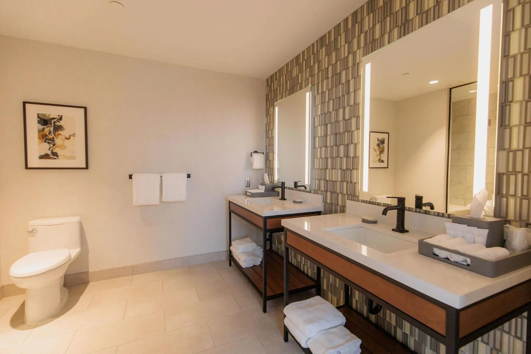 Bathroom in Highpoint Hotel