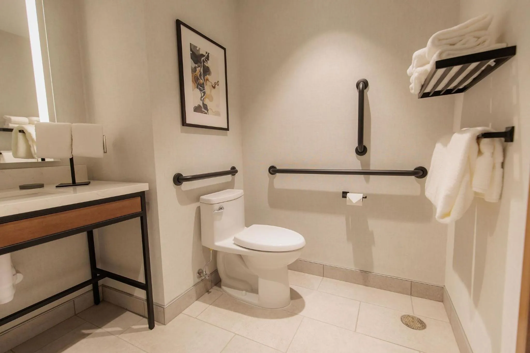 Toilet in Highpoint Hotel
