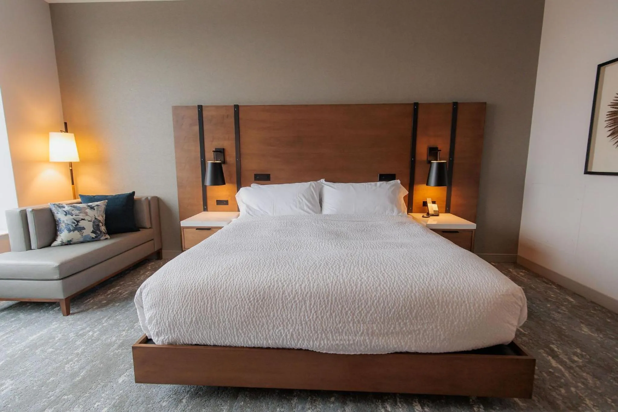 Bedroom, Bed in Highpoint Hotel