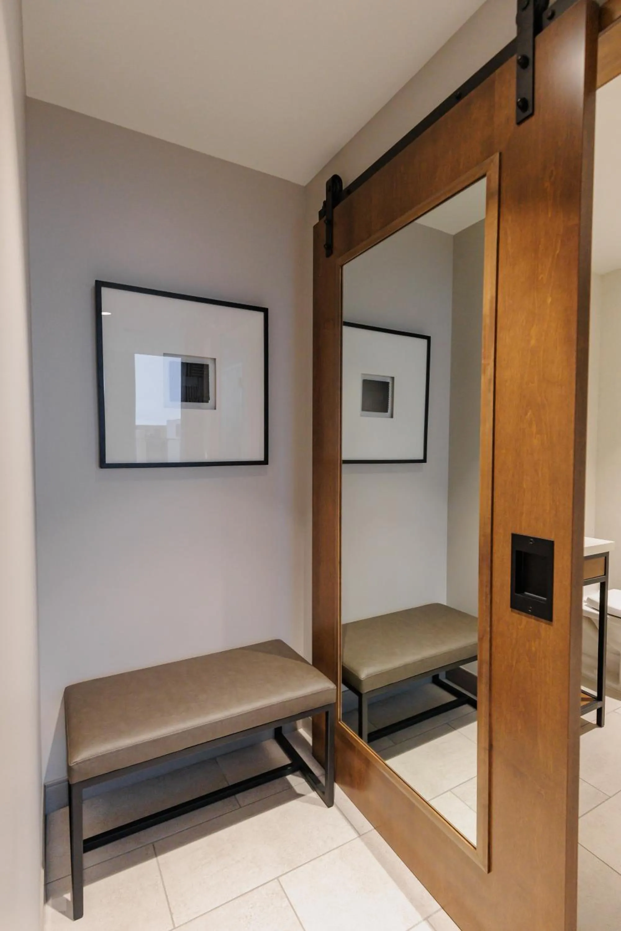 Photo of the whole room in Highpoint Hotel