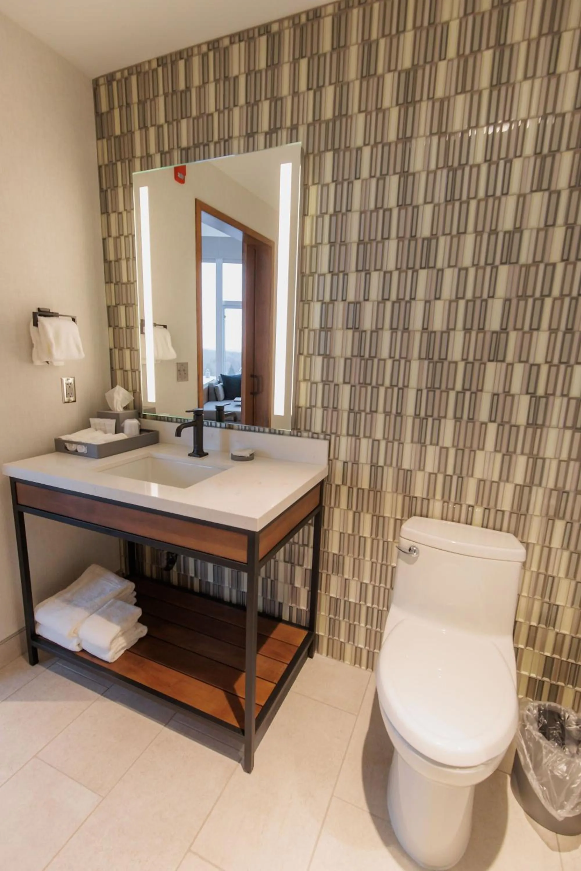 Bathroom in Highpoint Hotel