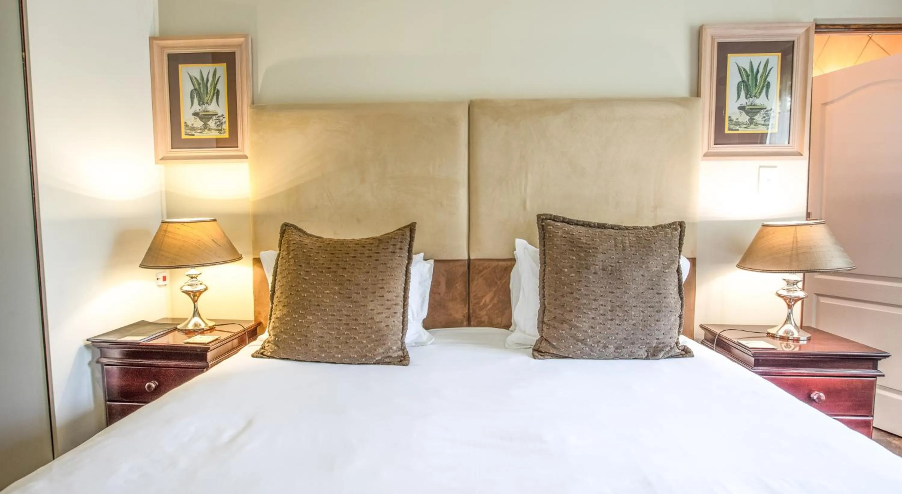 TV and multimedia, Bed in At Heritage House