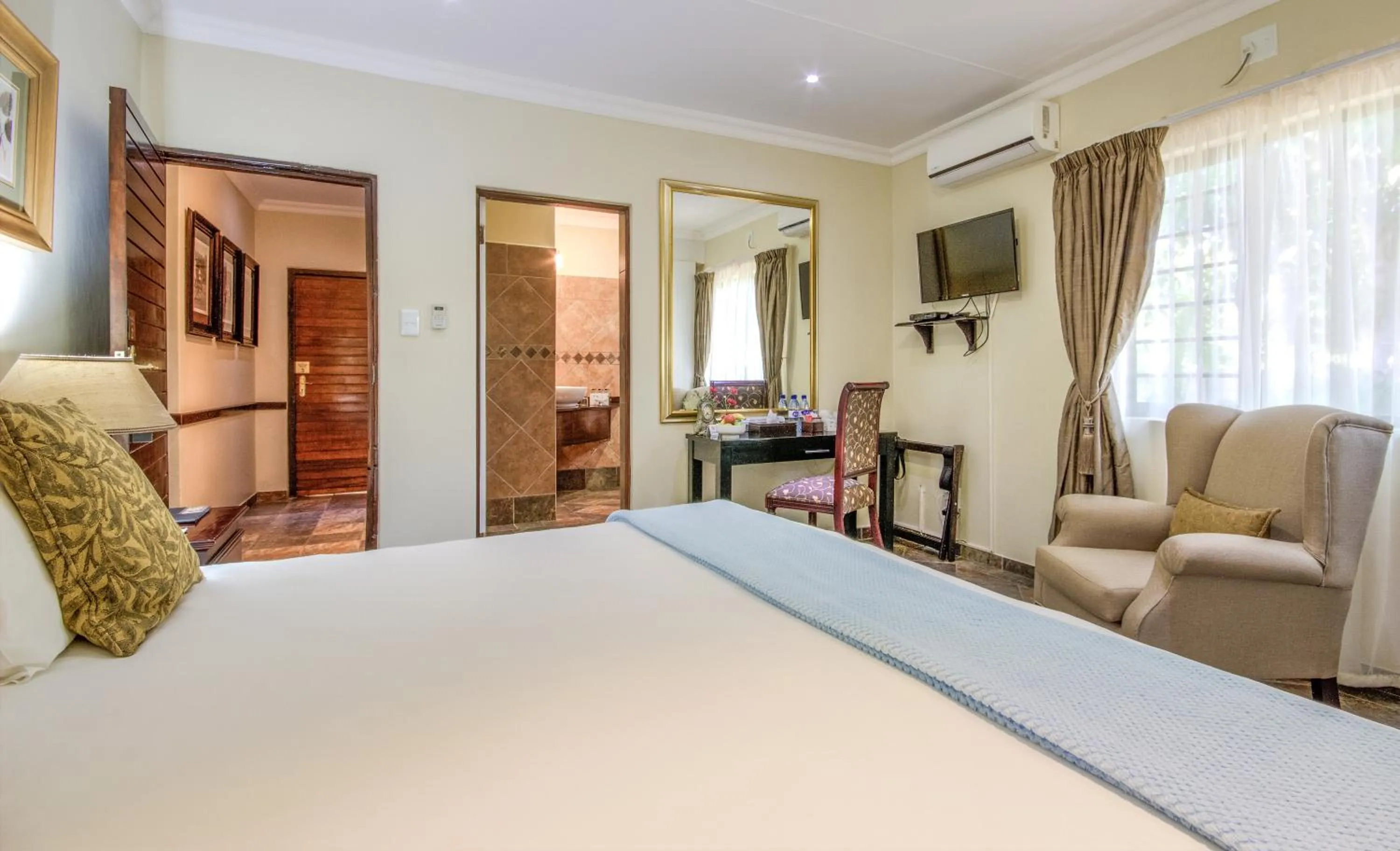 TV and multimedia, Bed in At Heritage House