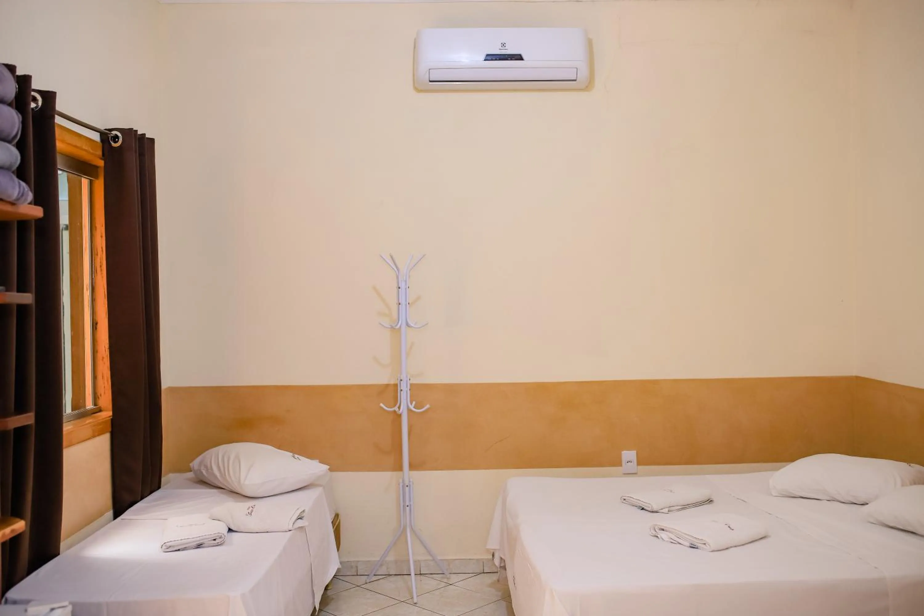 Bedroom, Bed in Pousada Santa Cruz