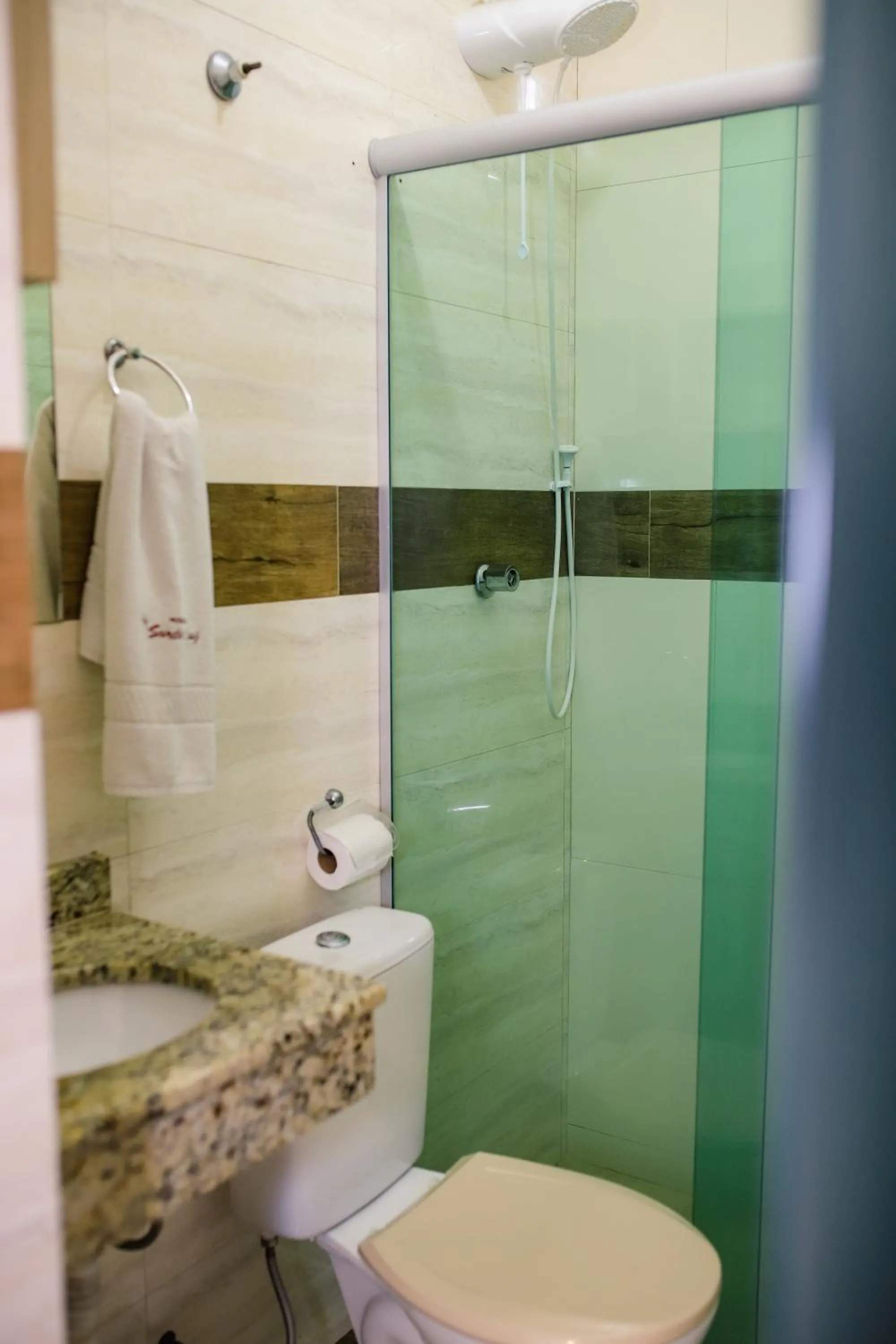 Shower in Pousada Santa Cruz