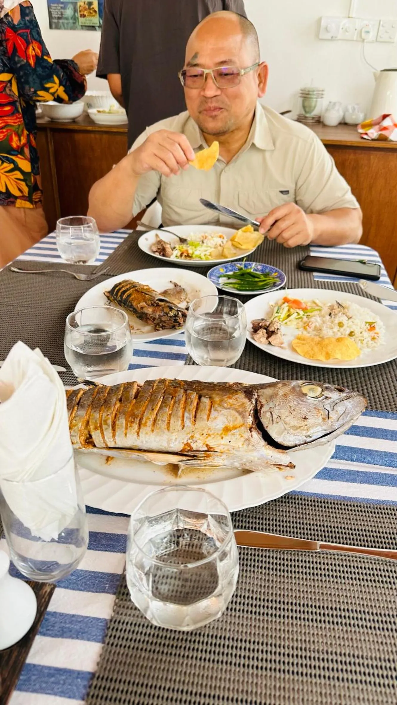 Restaurant/places to eat in Masfalhi View Inn