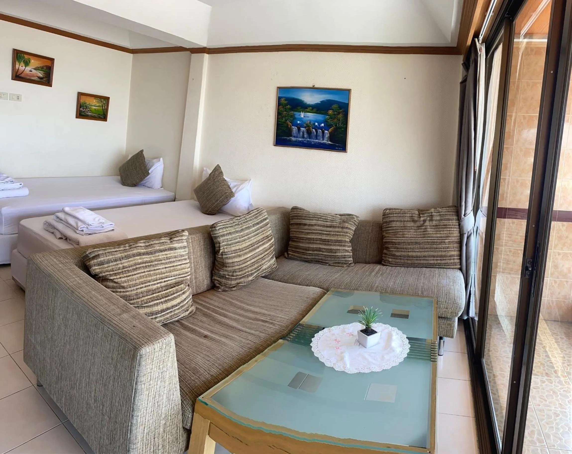 Living room in Seaview Sriracha Hotel