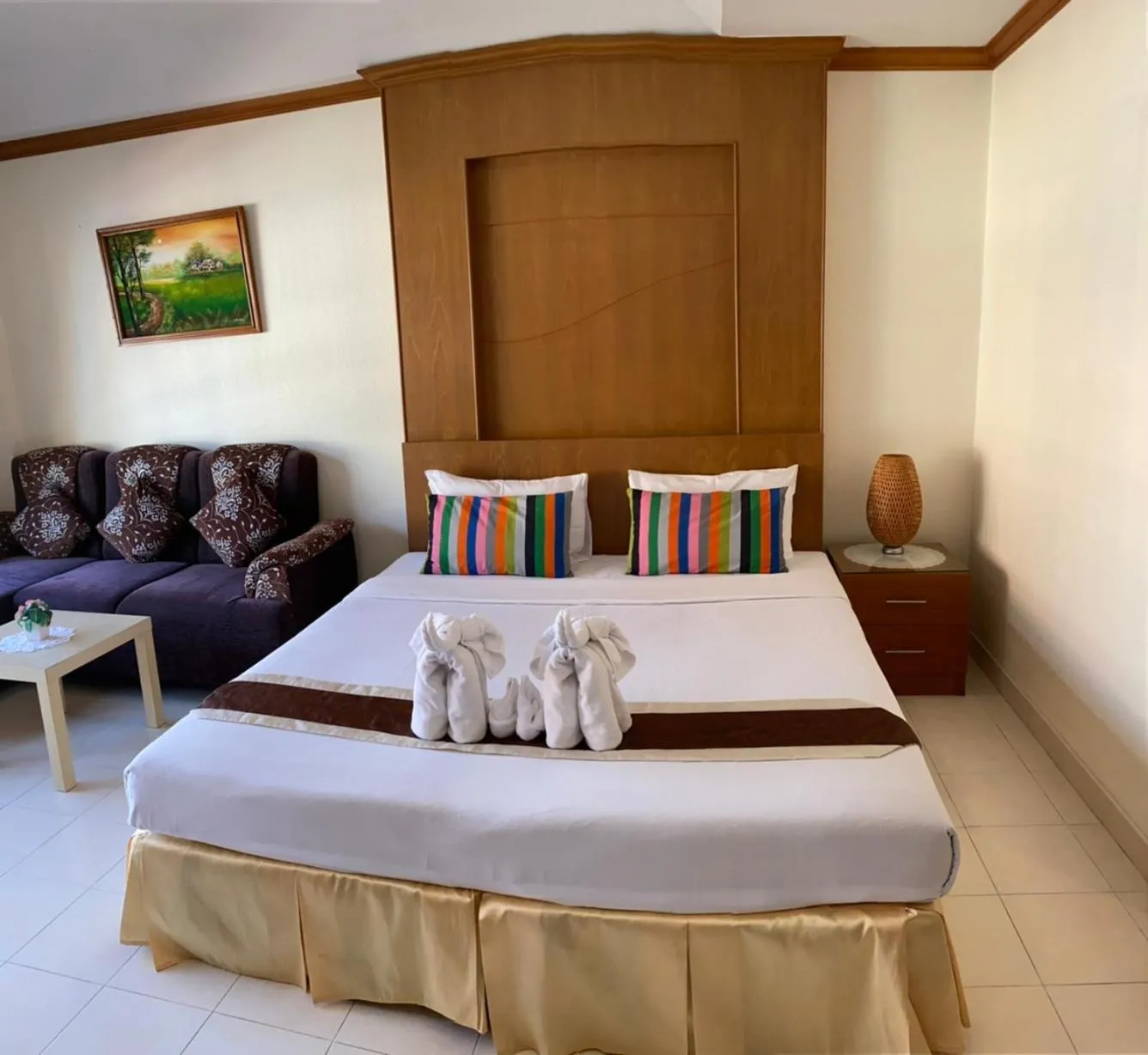 Bed in Seaview Sriracha Hotel