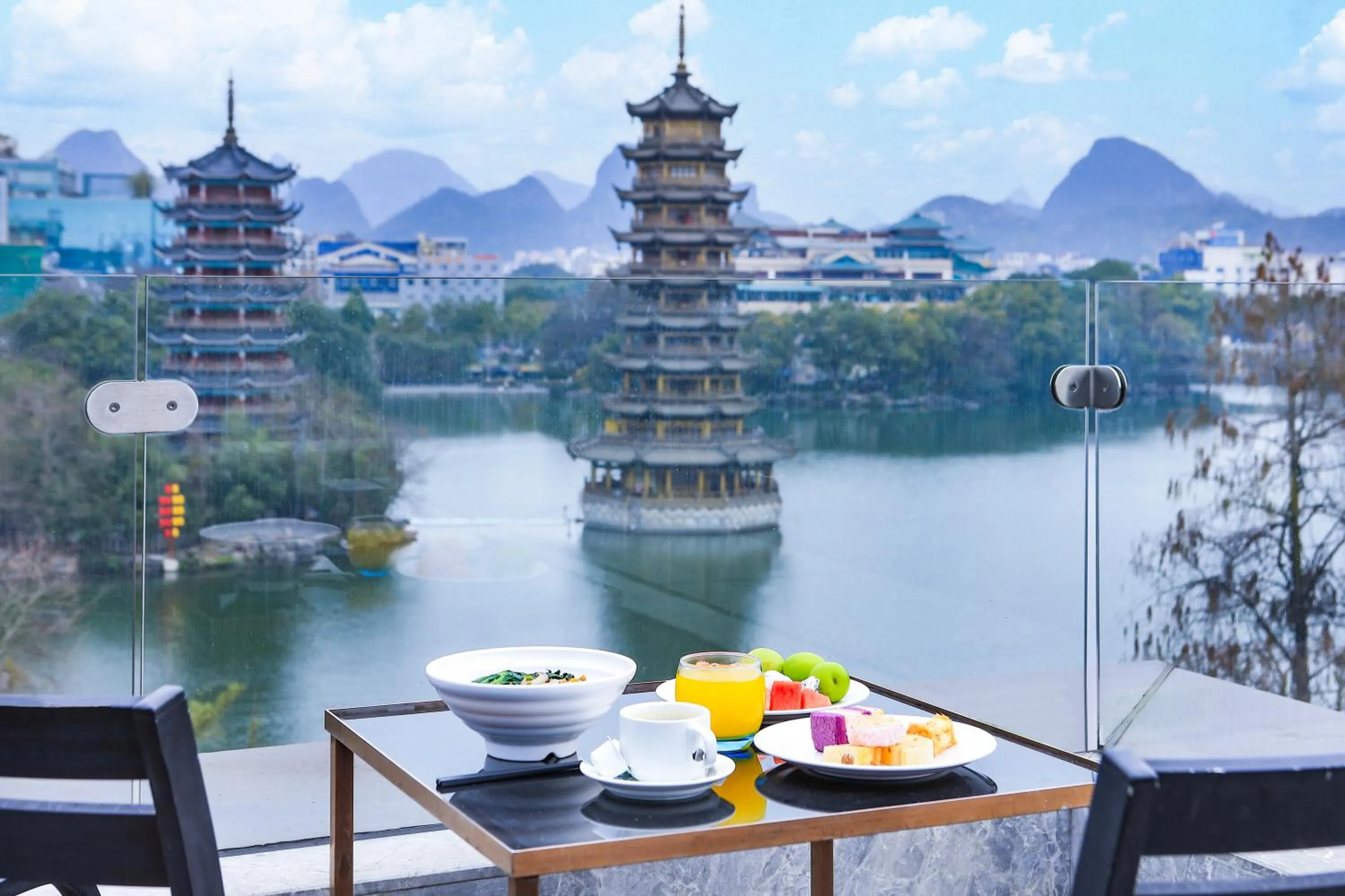 Nearby landmark in Venus Royal Hotel Guilin Elephant Trunk Hill & Sun and Moon Twin Towers Branch