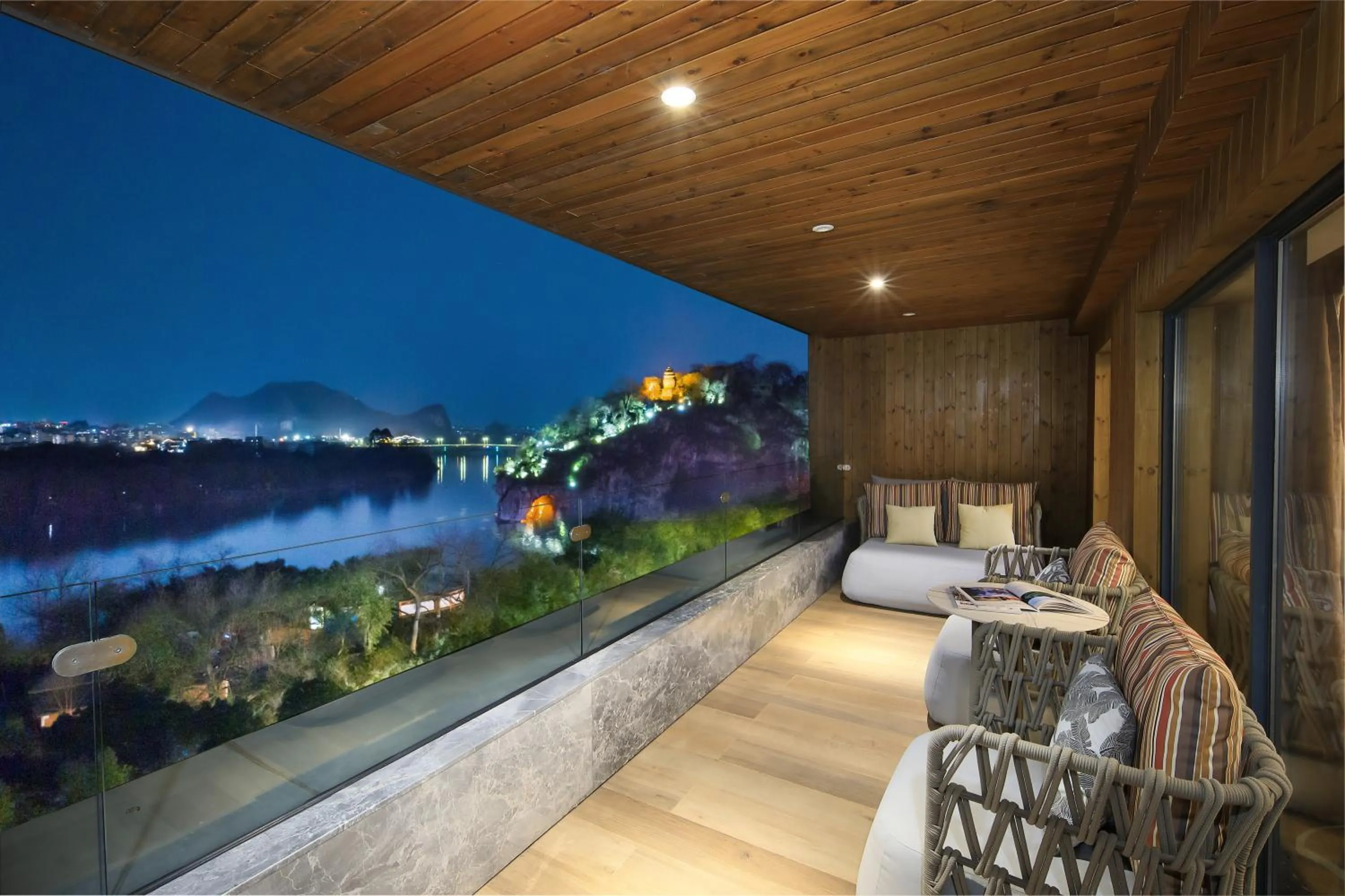 Nearby landmark in Venus Royal Hotel Guilin Elephant Trunk Hill & Sun and Moon Twin Towers Branch