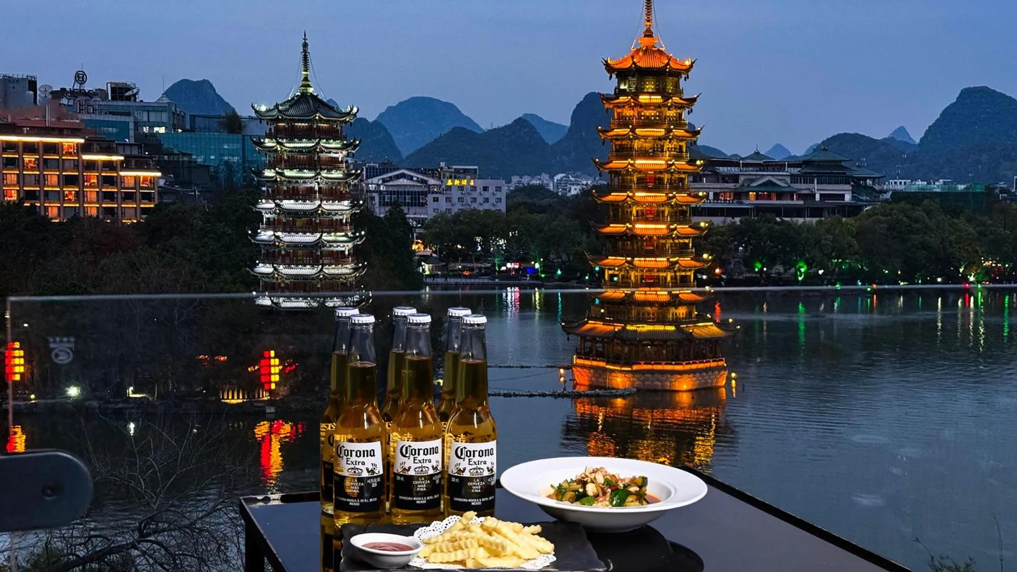 Nearby landmark in Venus Royal Hotel Guilin Elephant Trunk Hill & Sun and Moon Twin Towers Branch