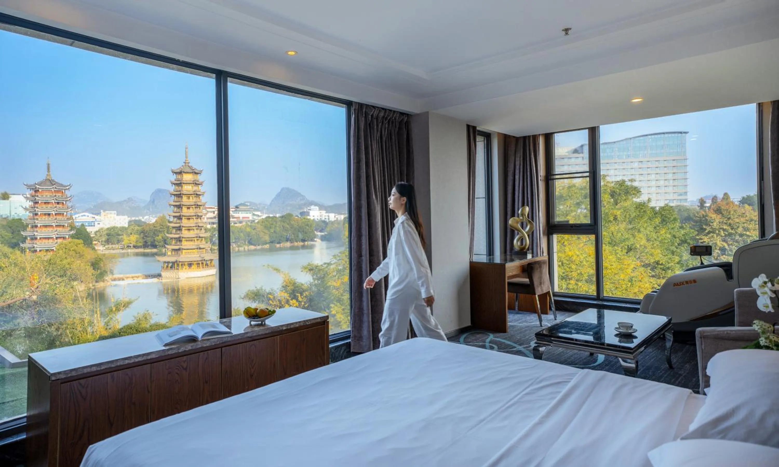 Natural landscape, Bed in Venus Royal Hotel Guilin Elephant Trunk Hill & Sun and Moon Twin Towers Branch