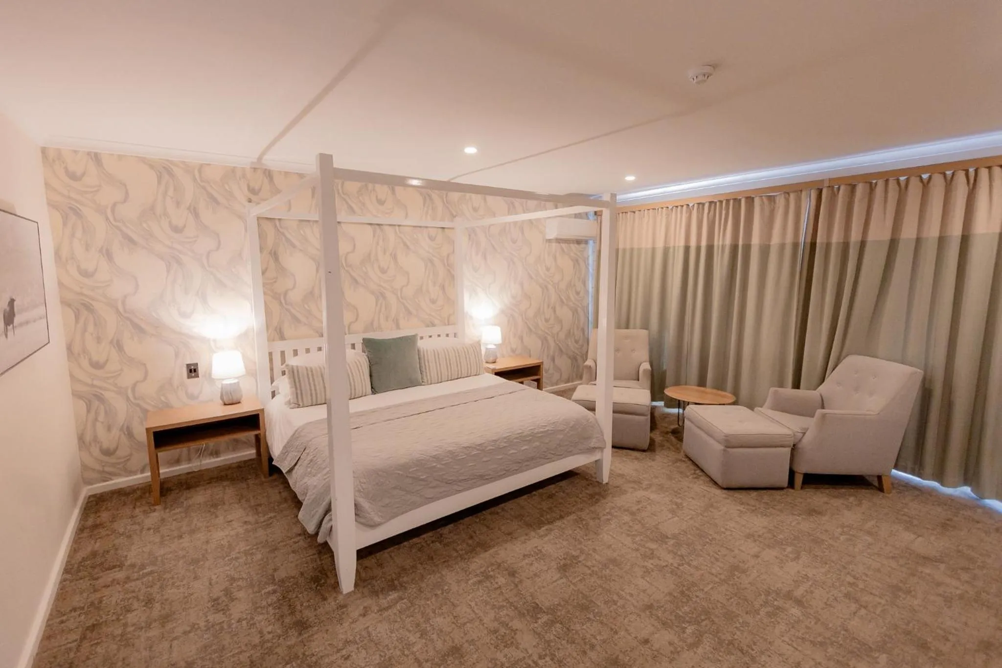 Bedroom, Bed in The Kelway Hotel