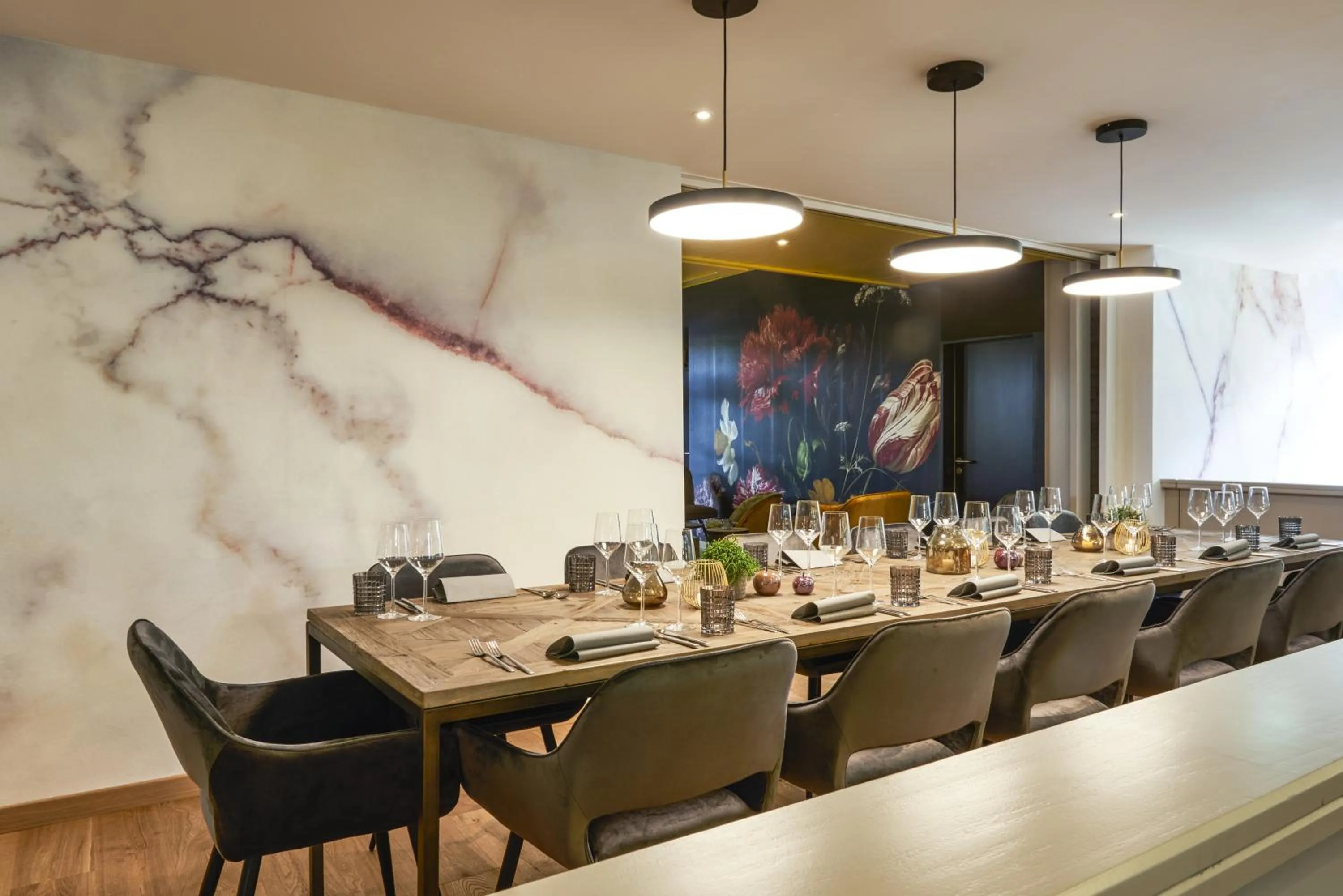 Decorative detail in QUARTIER 82 by Arcadeon