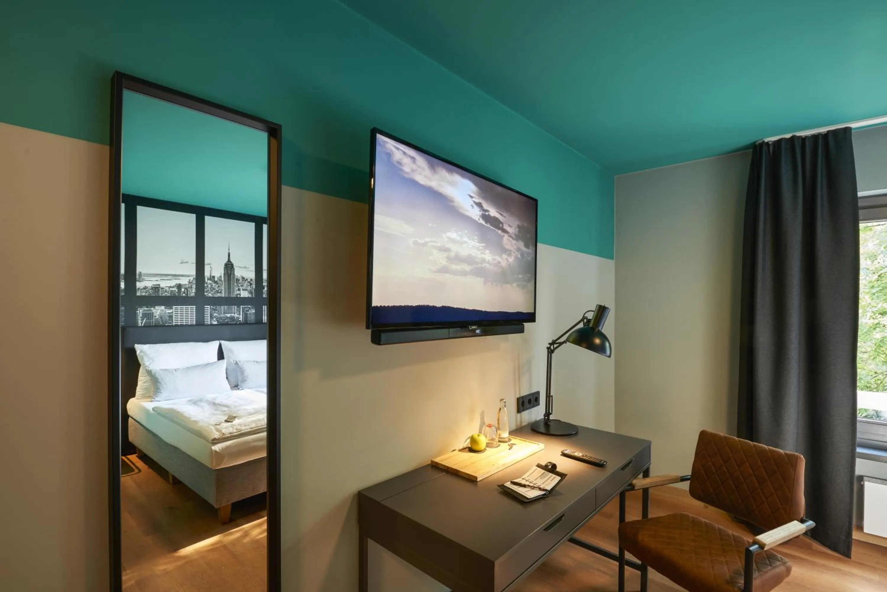 Photo of the whole room, Bed in QUARTIER 82 by Arcadeon