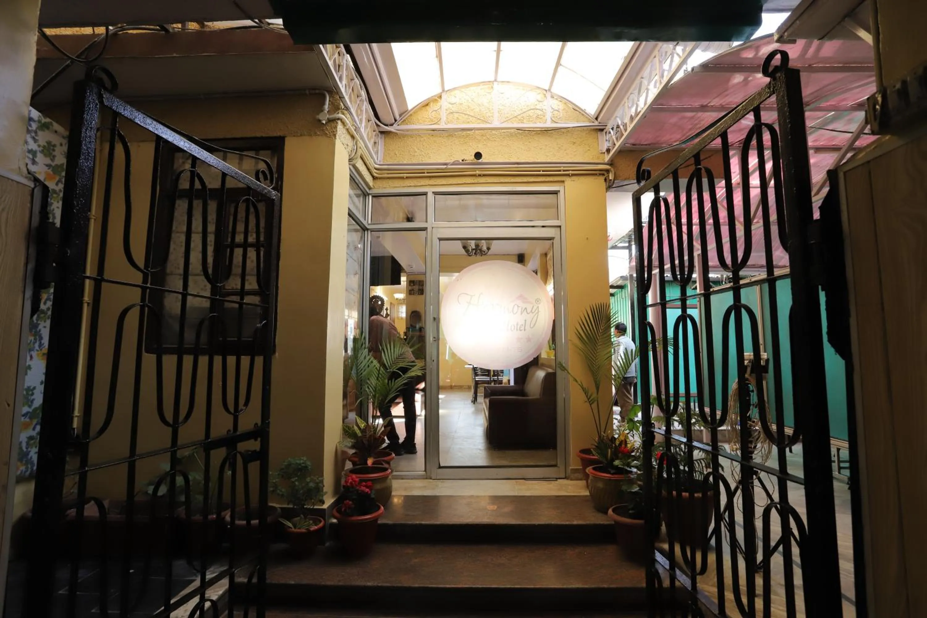 Facade/entrance in Harmony Sentiments