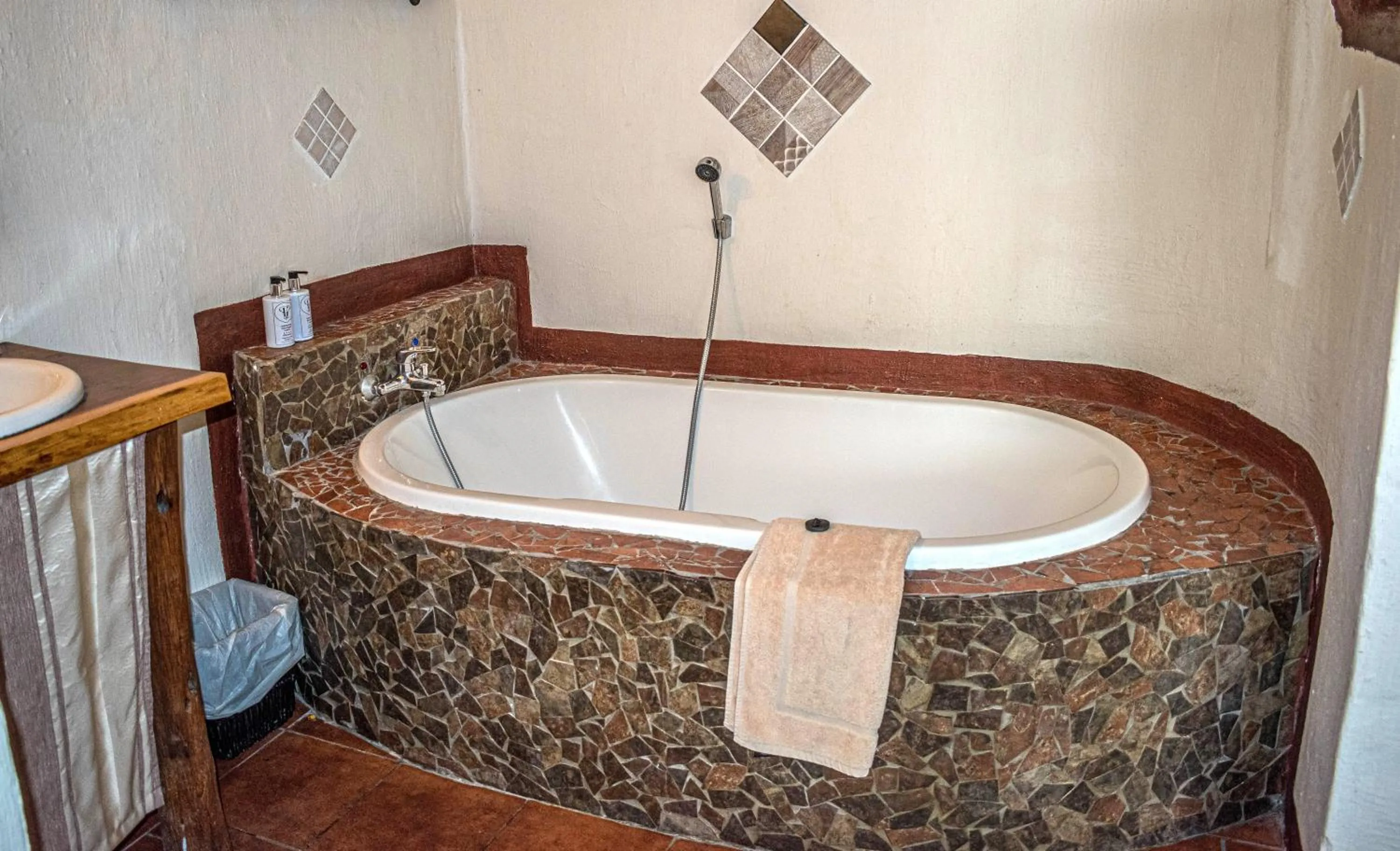 Bath in Elephants Footprint Lodge