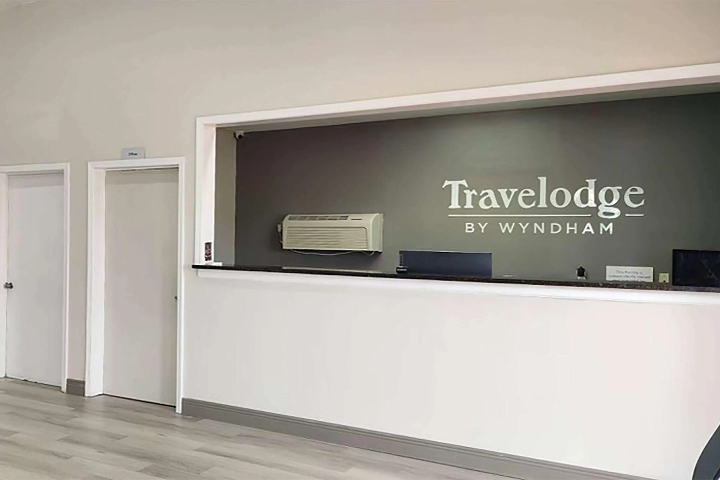Lobby or reception in Travelodge by Wyndham Kingsland GA