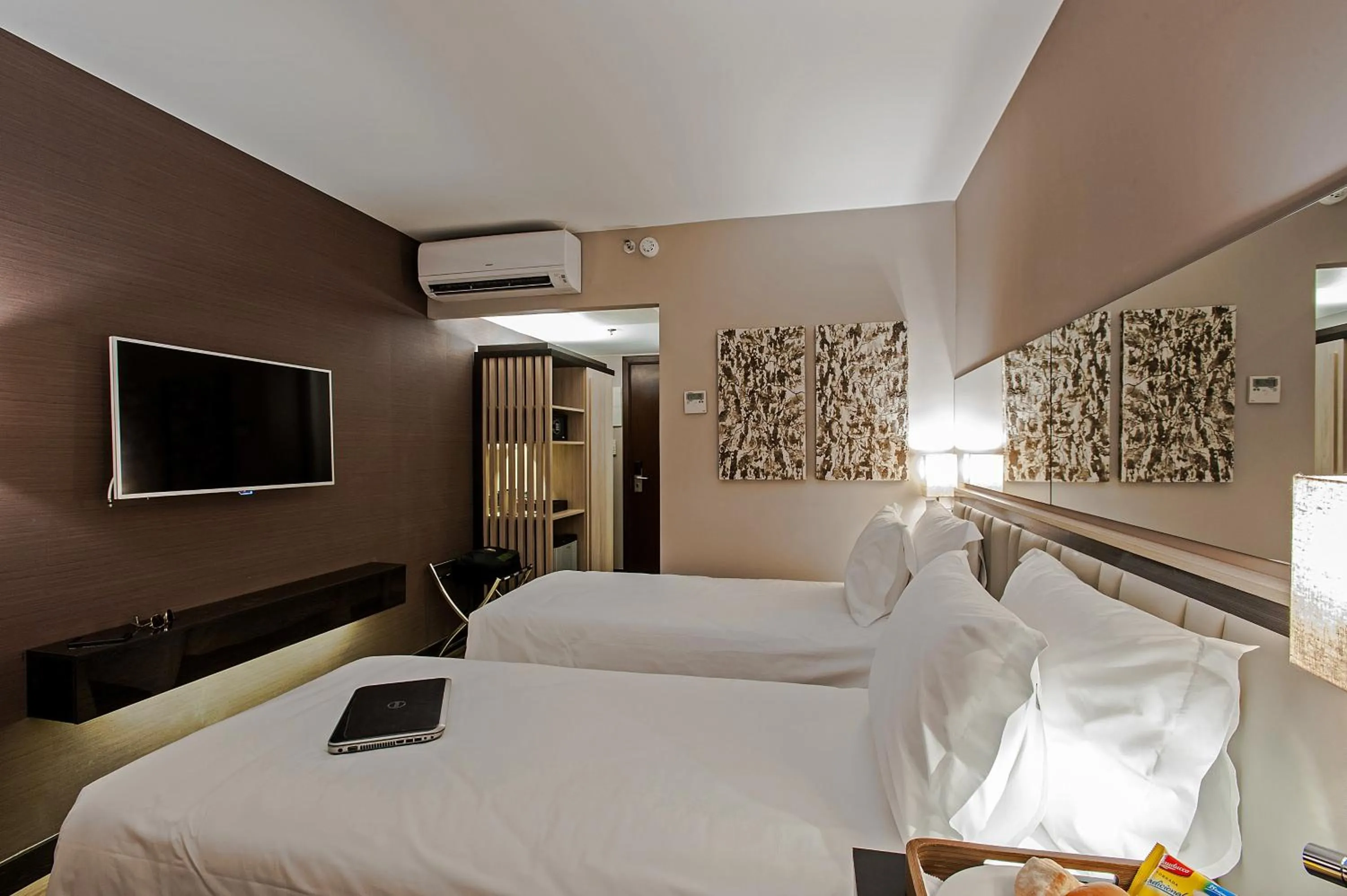 Photo of the whole room, Bed in Hotel Atlantico Prime