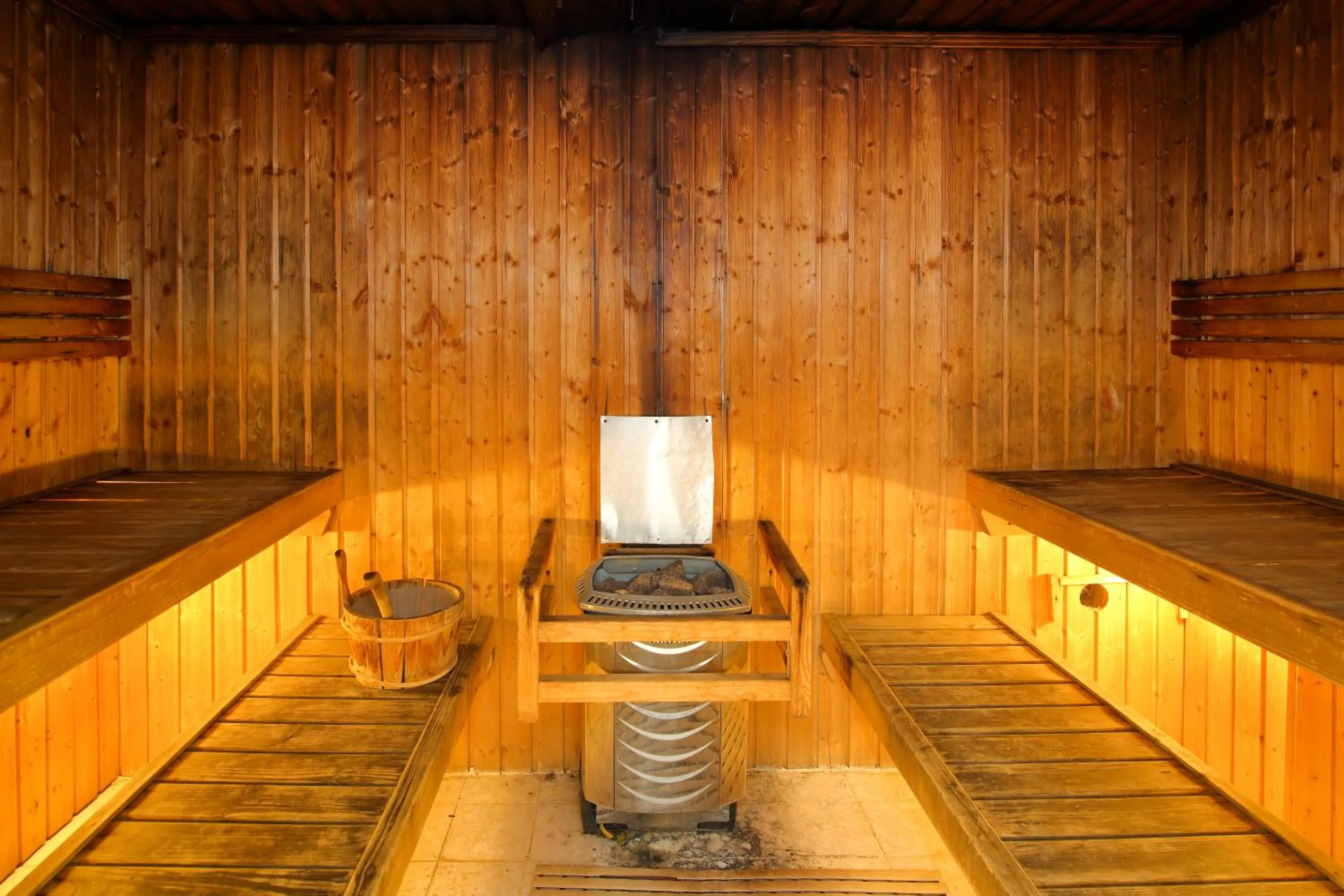 Swimming pool, Spa/Wellness in Al Bustan Hotel