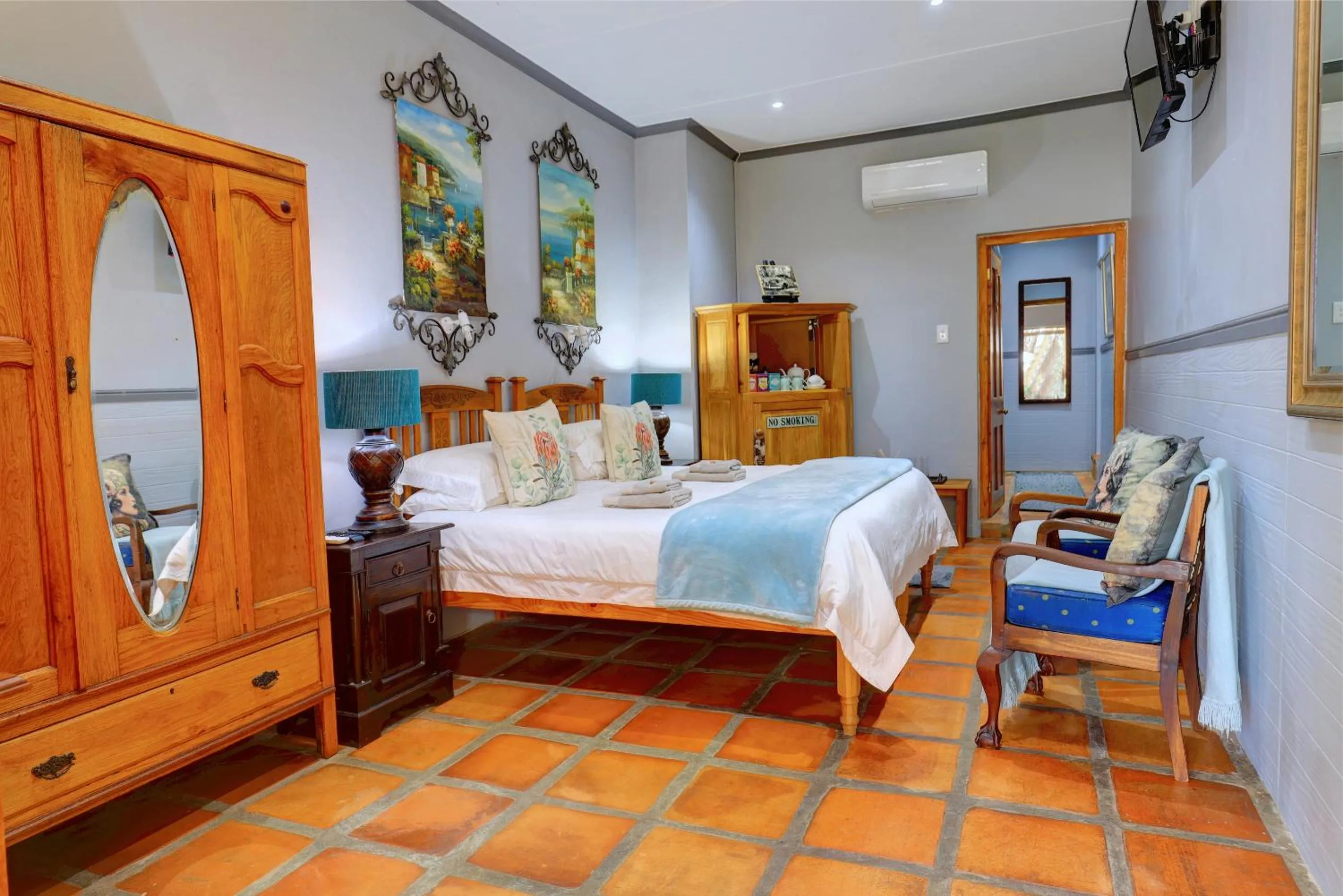 Photo of the whole room, Bed in Thylitshia Villa Country Guest House