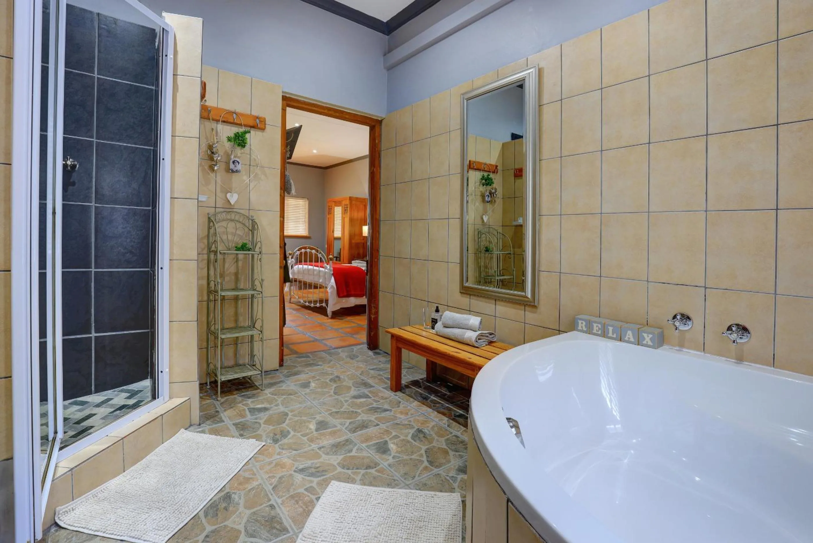 Shower, Bed in Thylitshia Villa Country Guest House