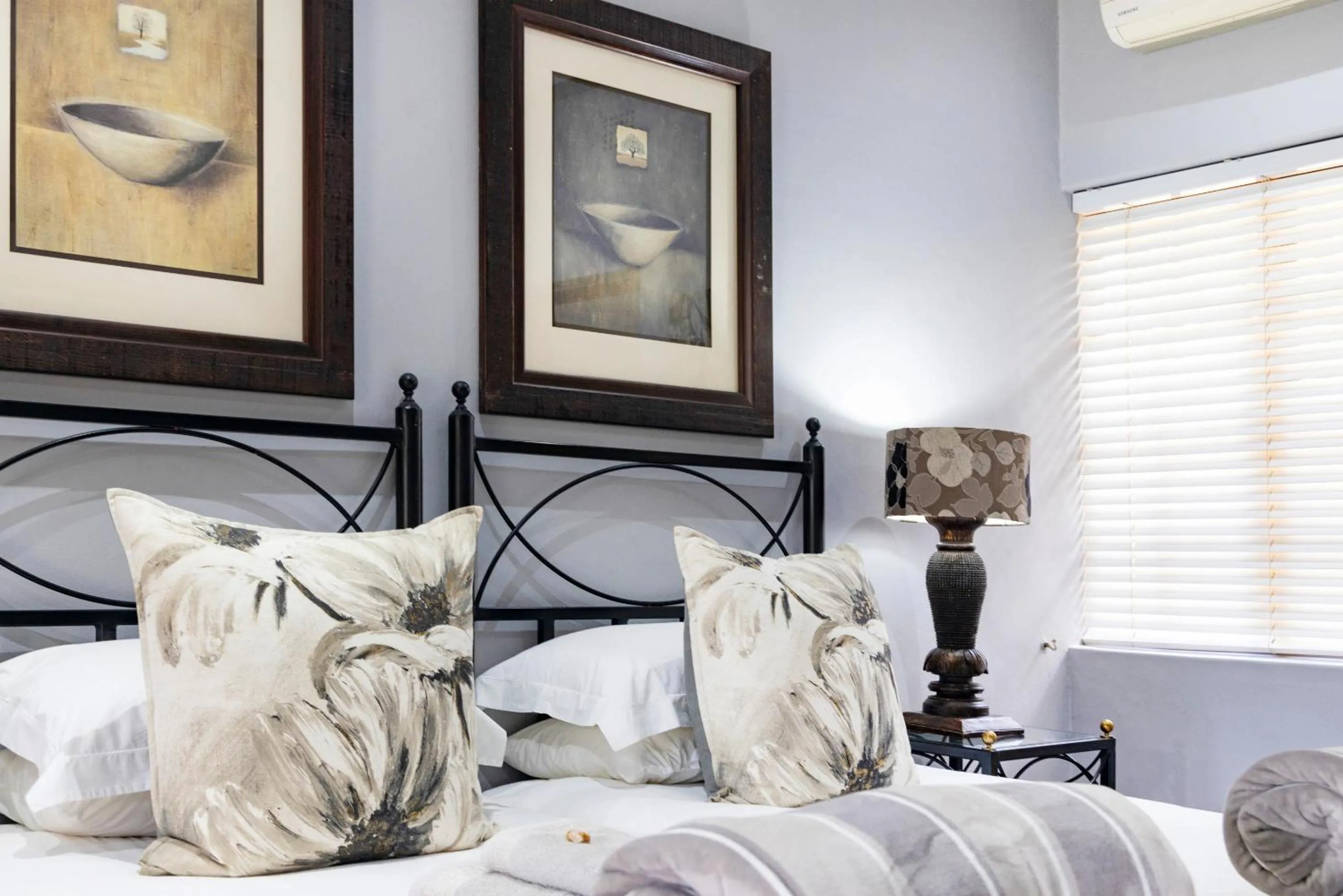 Decorative detail, Bed in Thylitshia Villa Country Guest House