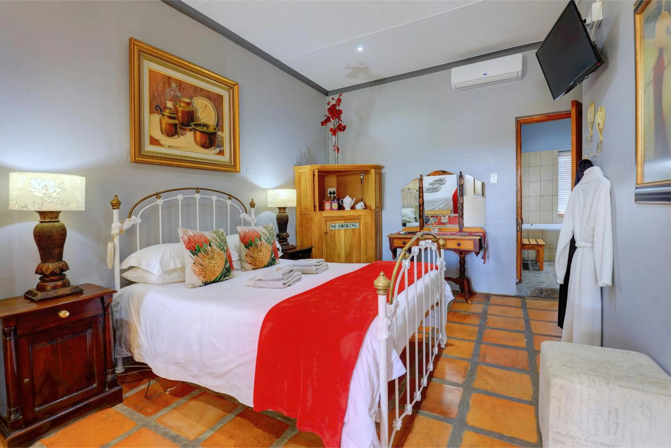 Photo of the whole room, Bed in Thylitshia Villa Country Guest House