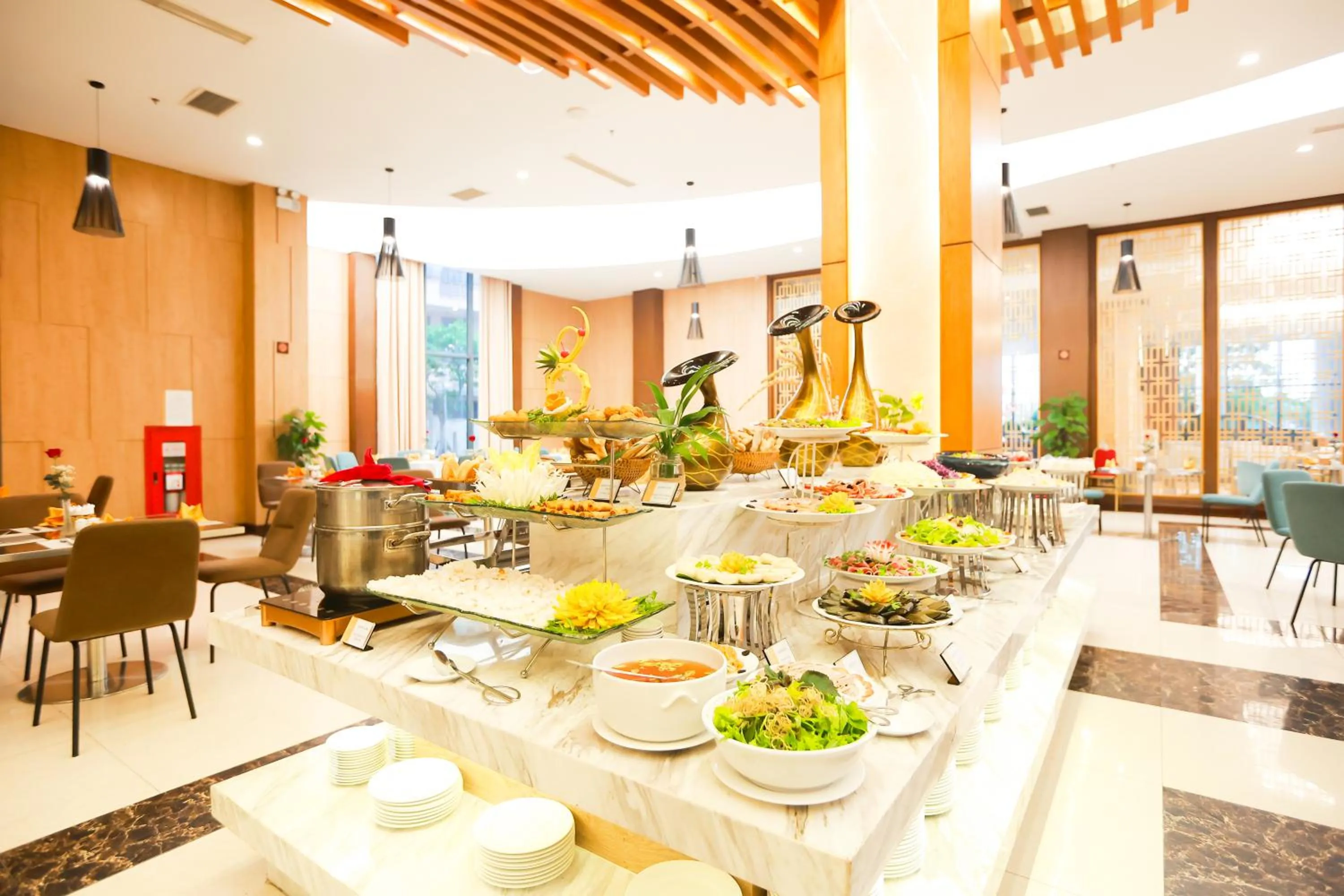 Restaurant/places to eat in Muong Thanh Luxury Nhat Le Hotel