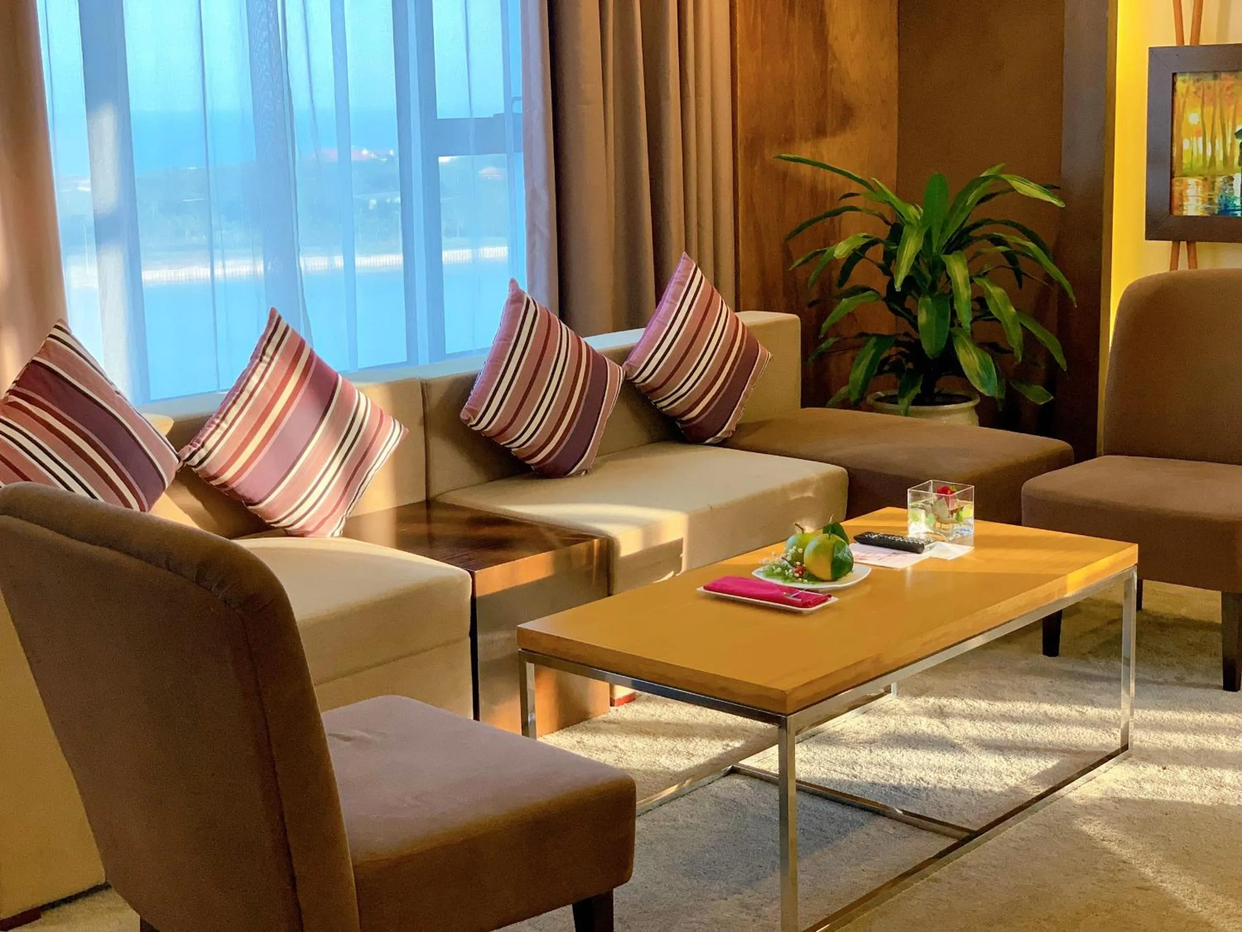 Living room in Muong Thanh Luxury Nhat Le Hotel