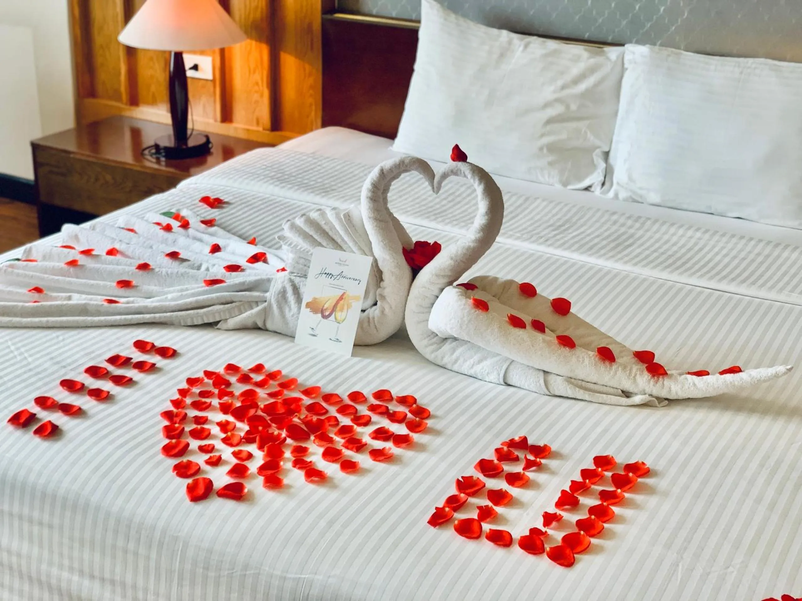 Decorative detail, Bed in Muong Thanh Luxury Nhat Le Hotel