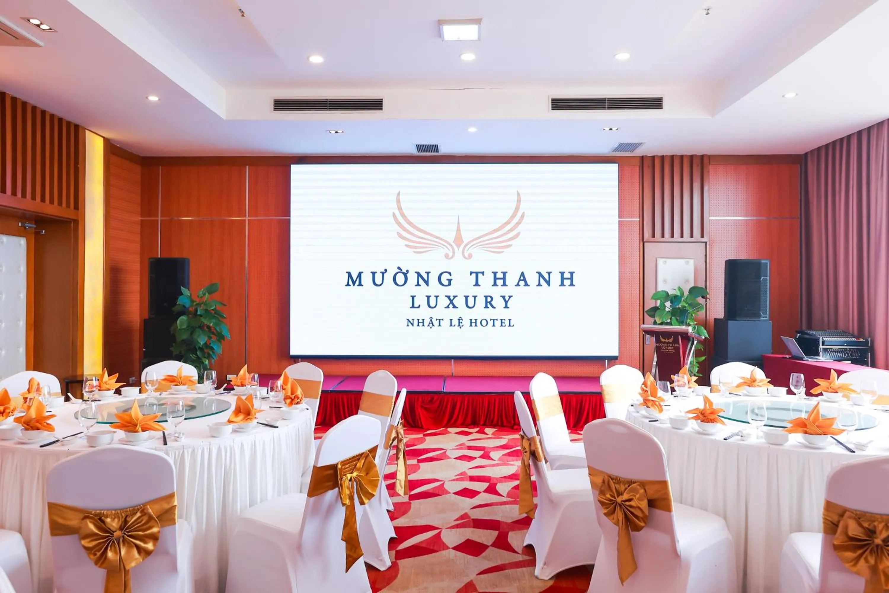 Restaurant/places to eat in Muong Thanh Luxury Nhat Le Hotel