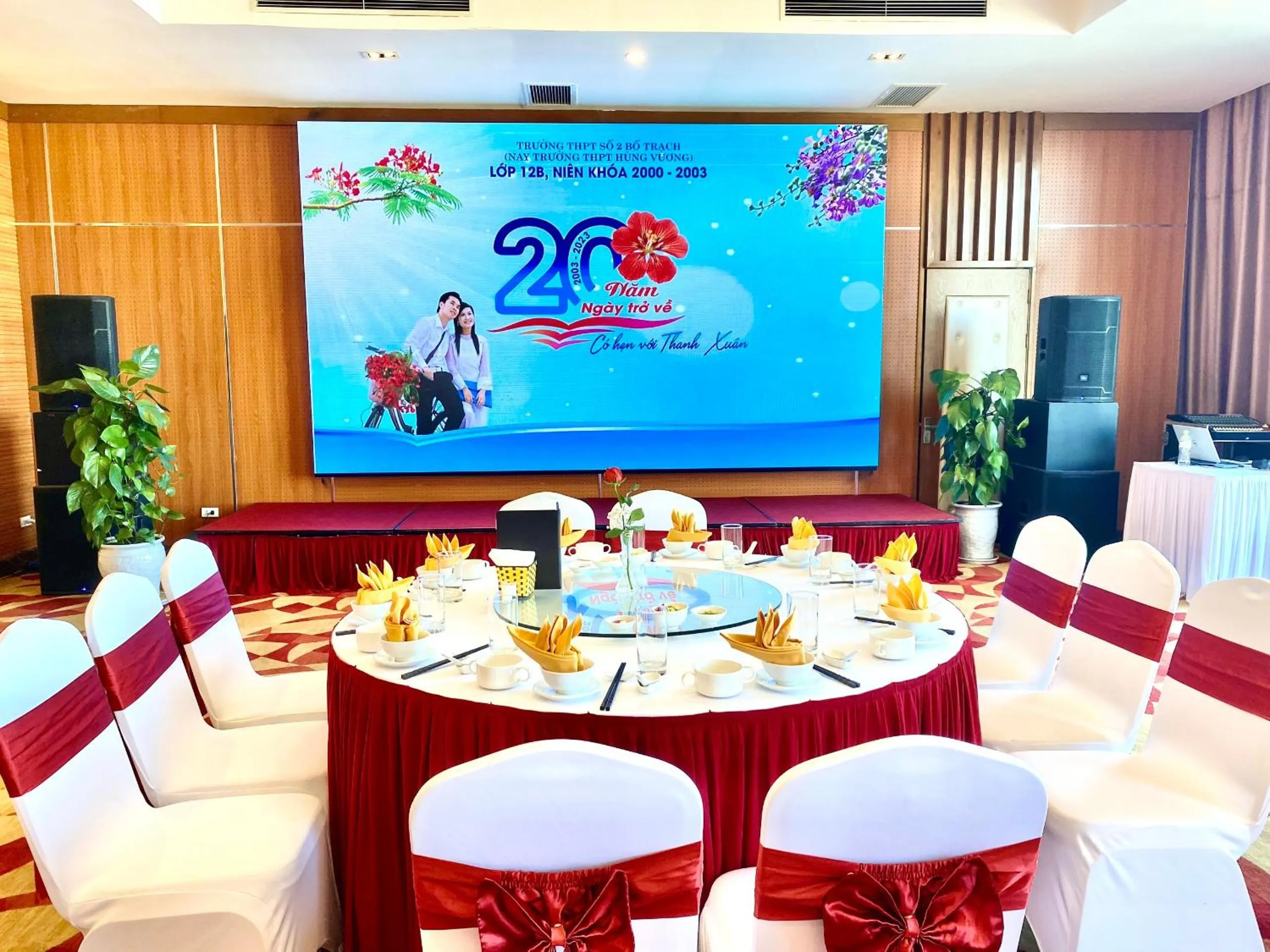 Restaurant/places to eat in Muong Thanh Luxury Nhat Le Hotel