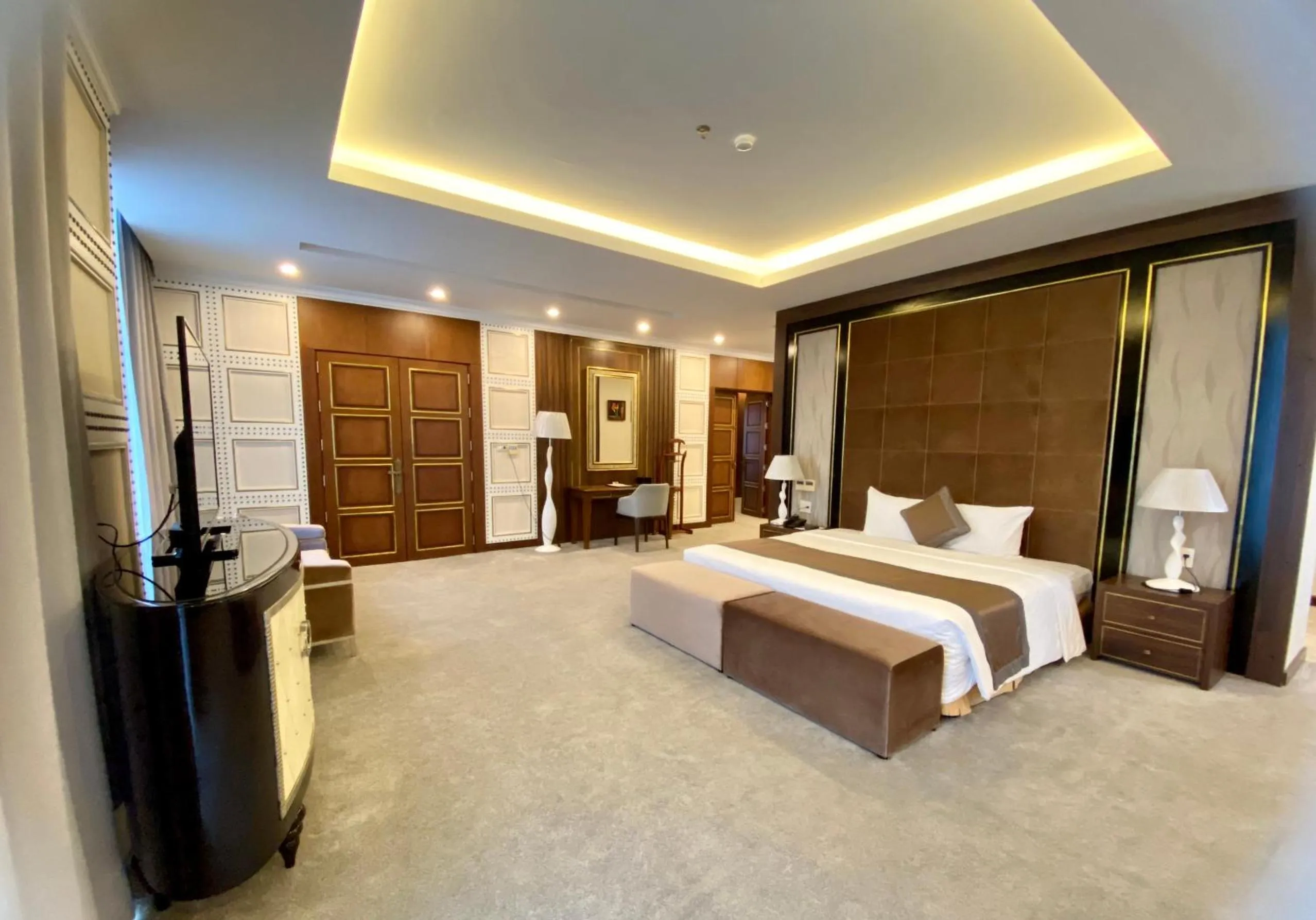 Bed in Muong Thanh Luxury Nhat Le Hotel