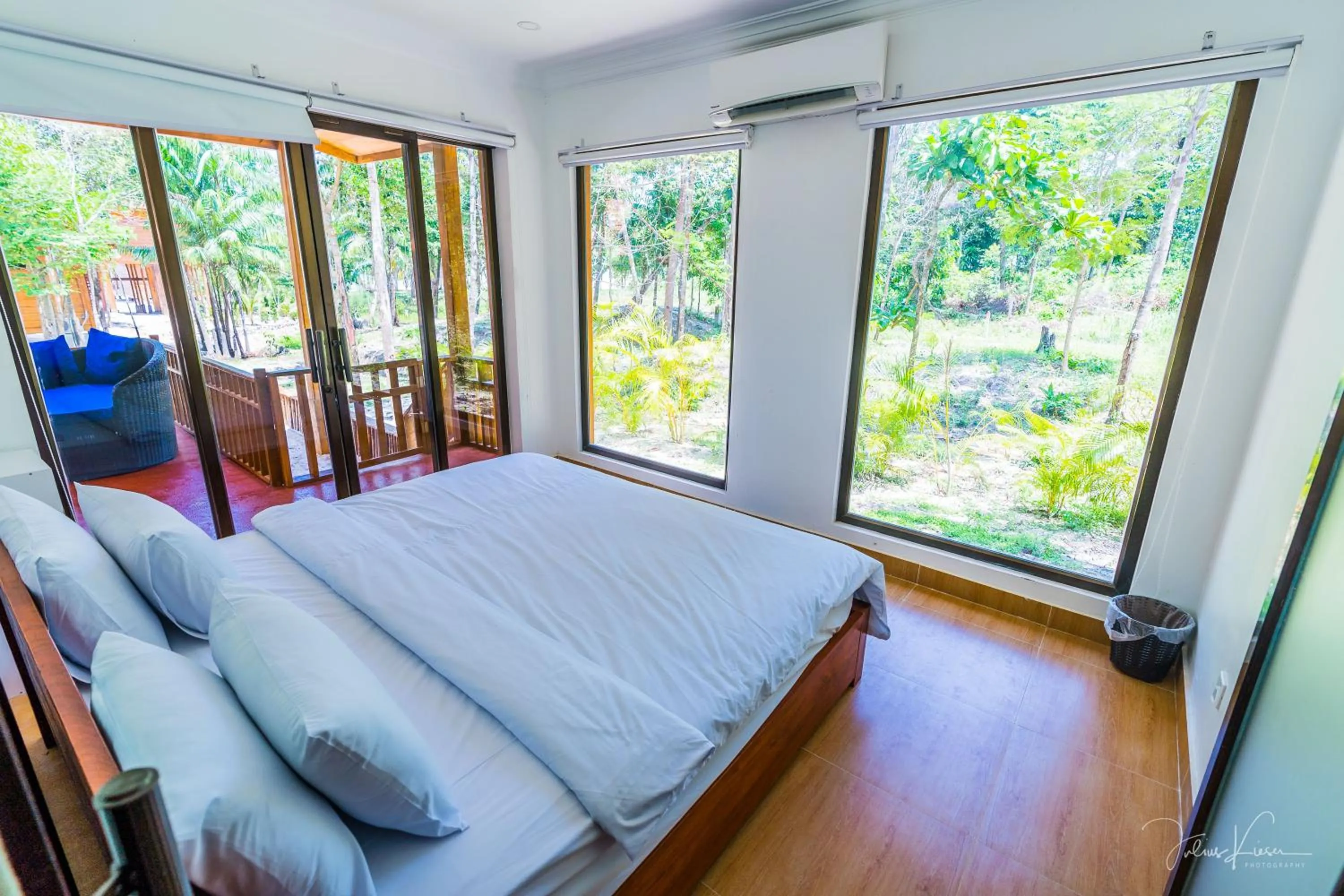 Bedroom, Bed in Sol Beach Resort