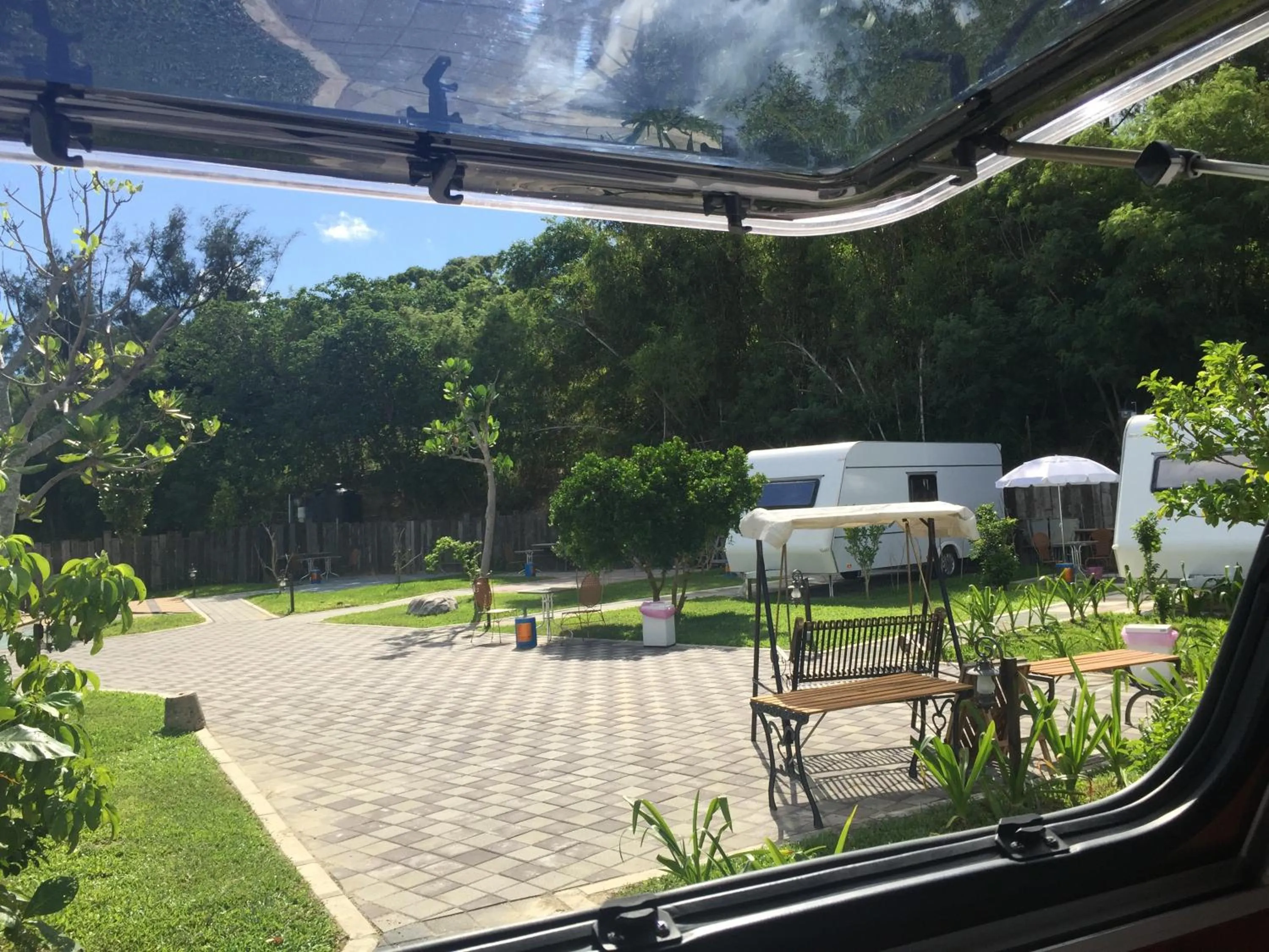 Garden in Kenting Houbihu Camping Car B&B