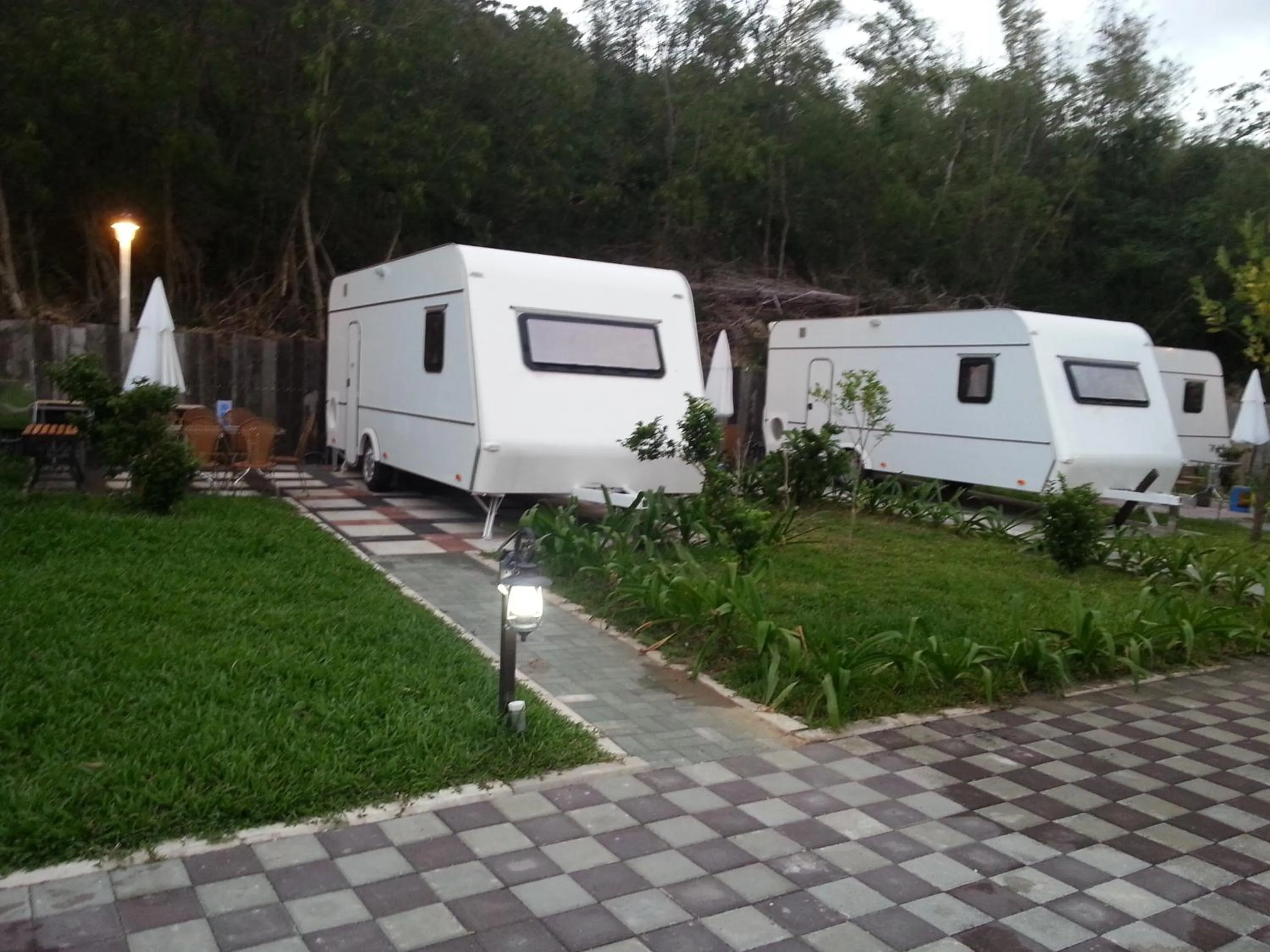 Kenting Houbihu Camping Car B&B