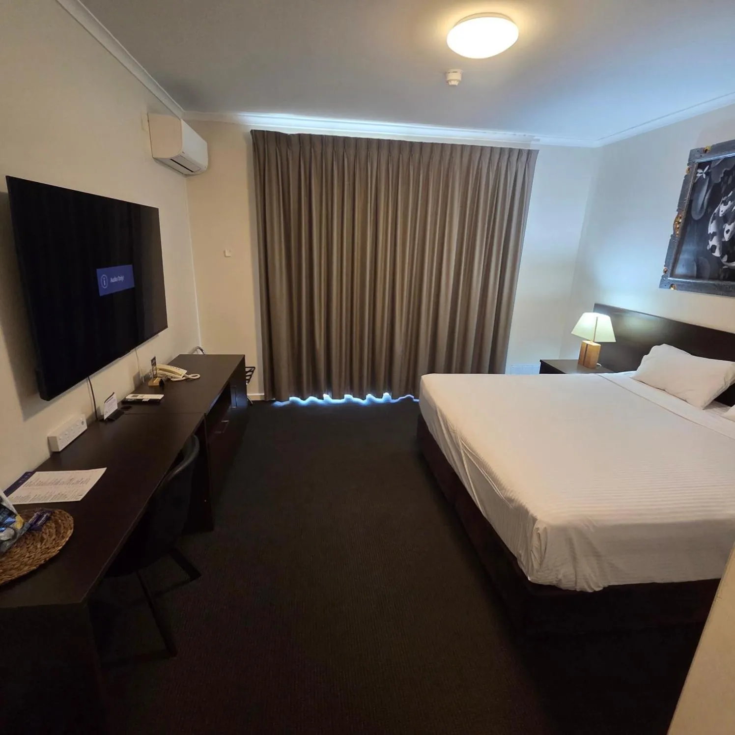 Photo of the whole room, Bed in Sanno Marracoonda Perth Airport Hotel