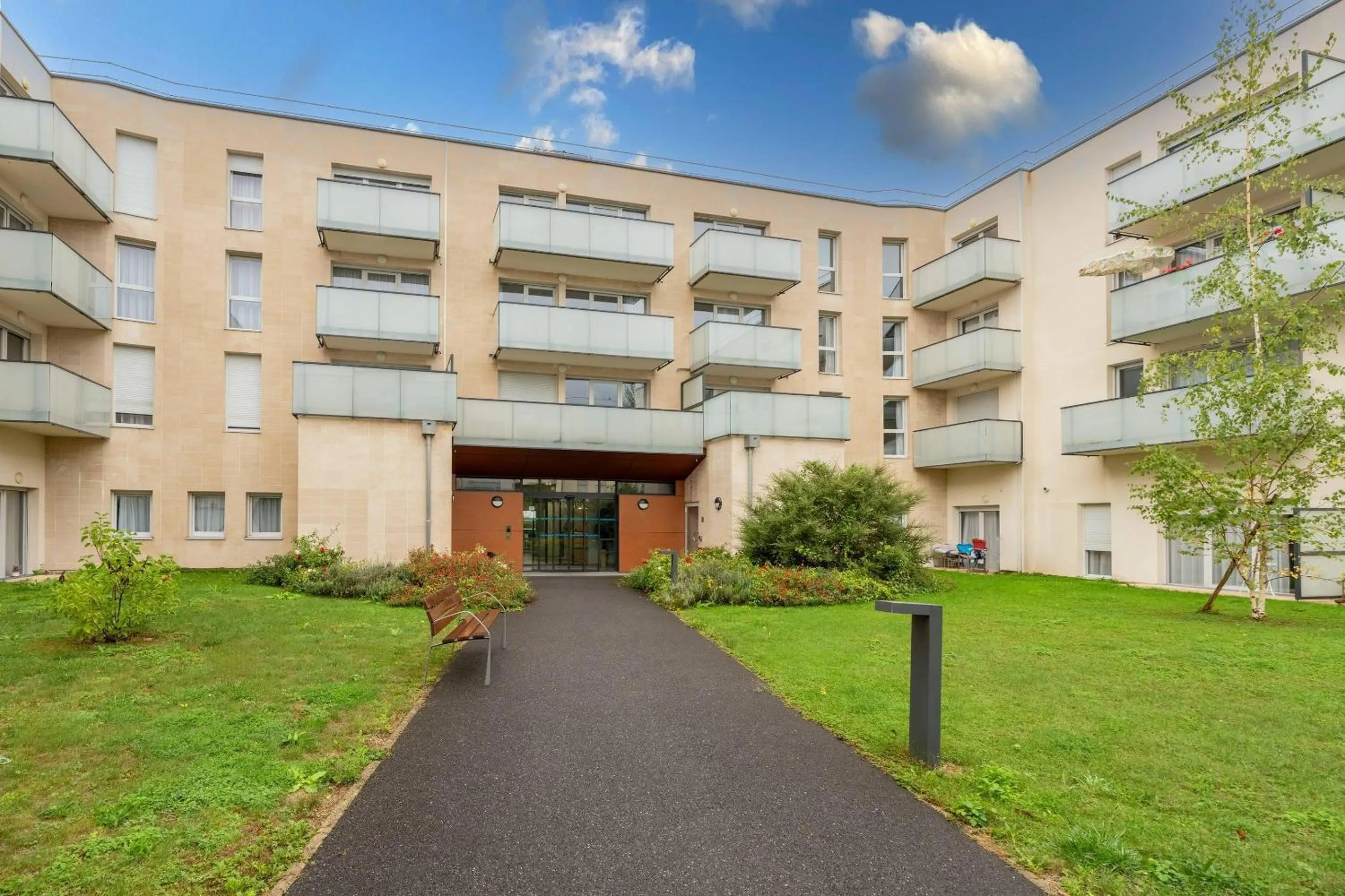 Property building in Quality Aparthotel Reims - Les Capucins