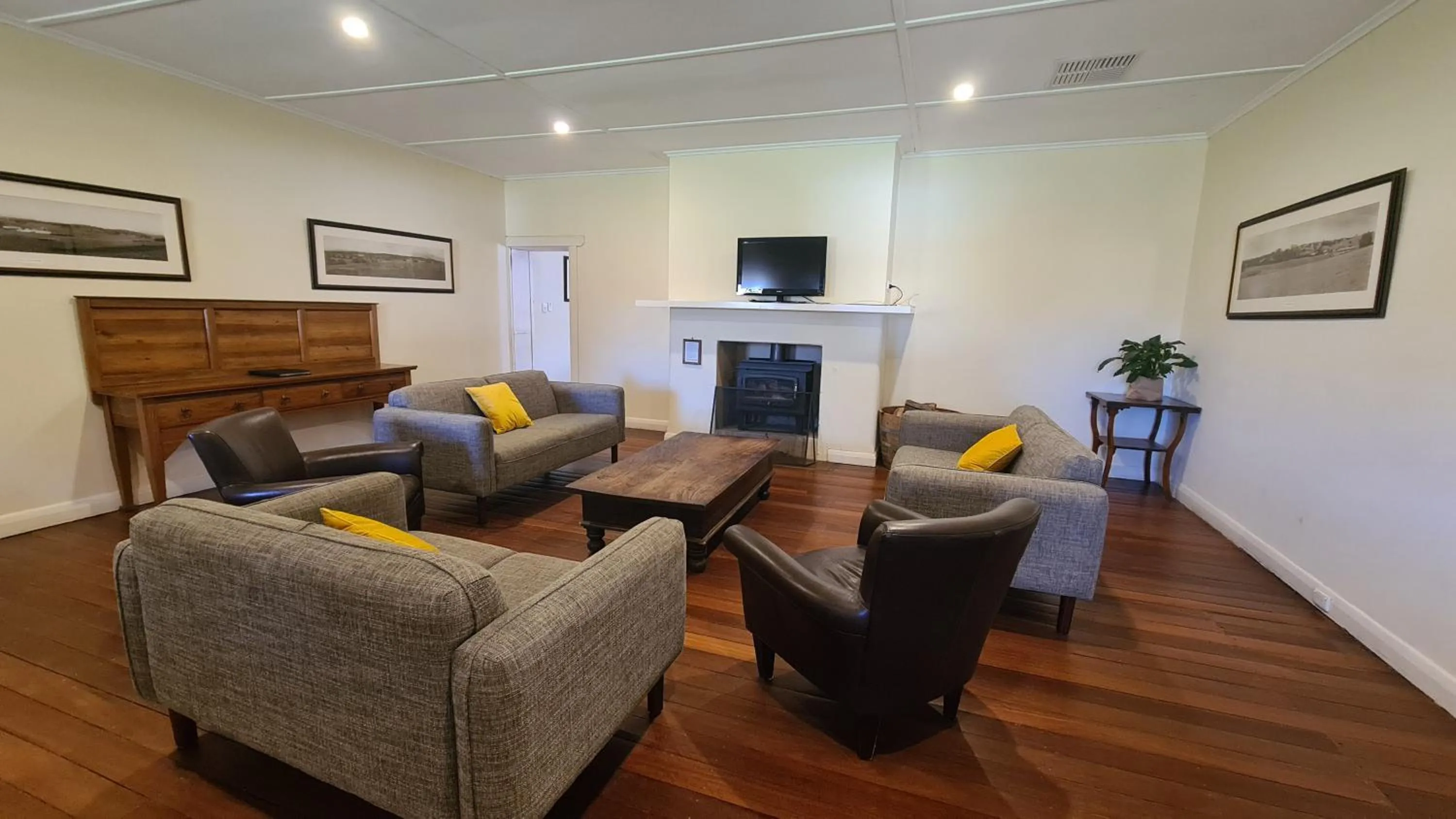 Living room in Bungaree Station