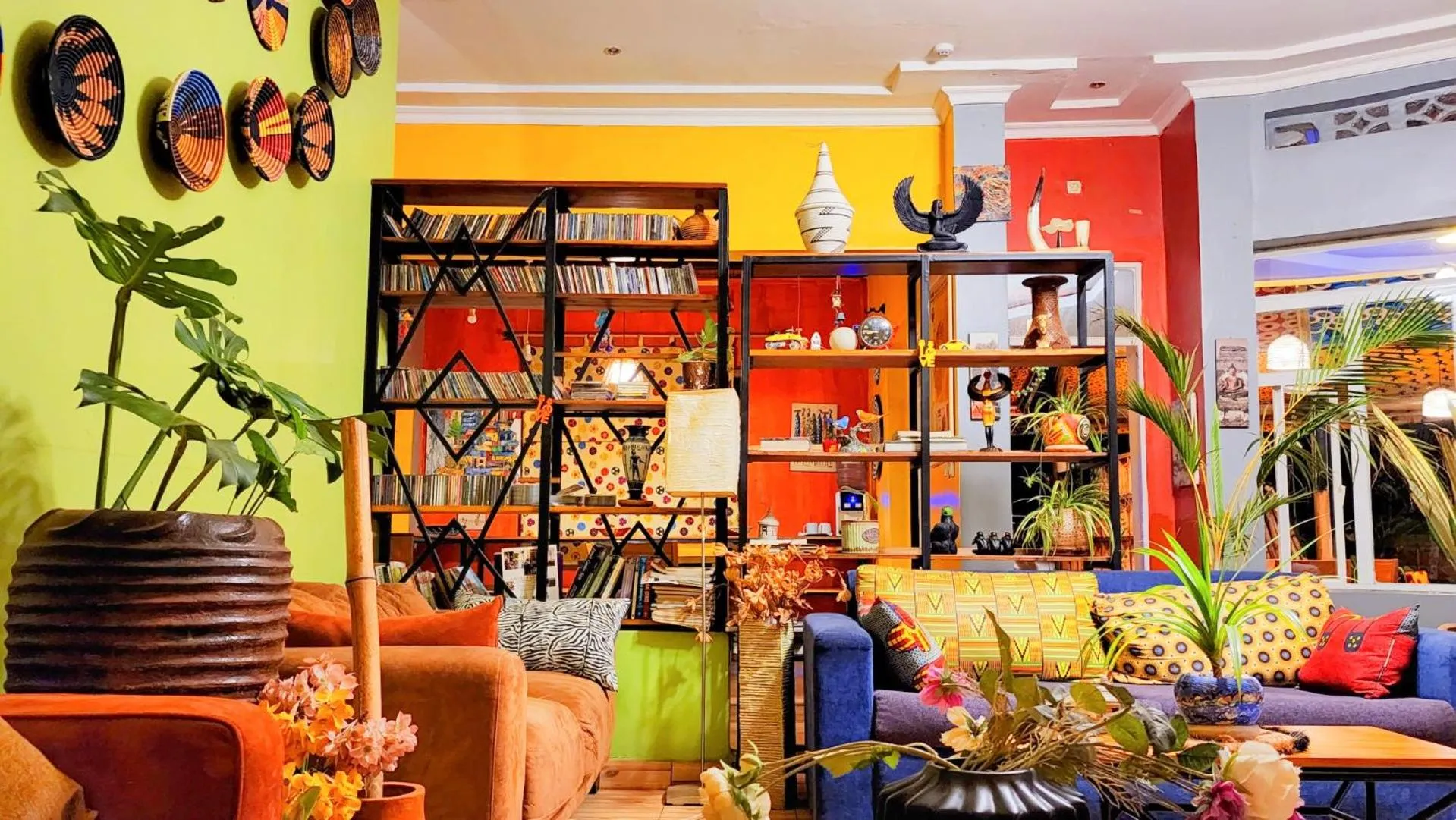 Library in Yambi Guesthouse