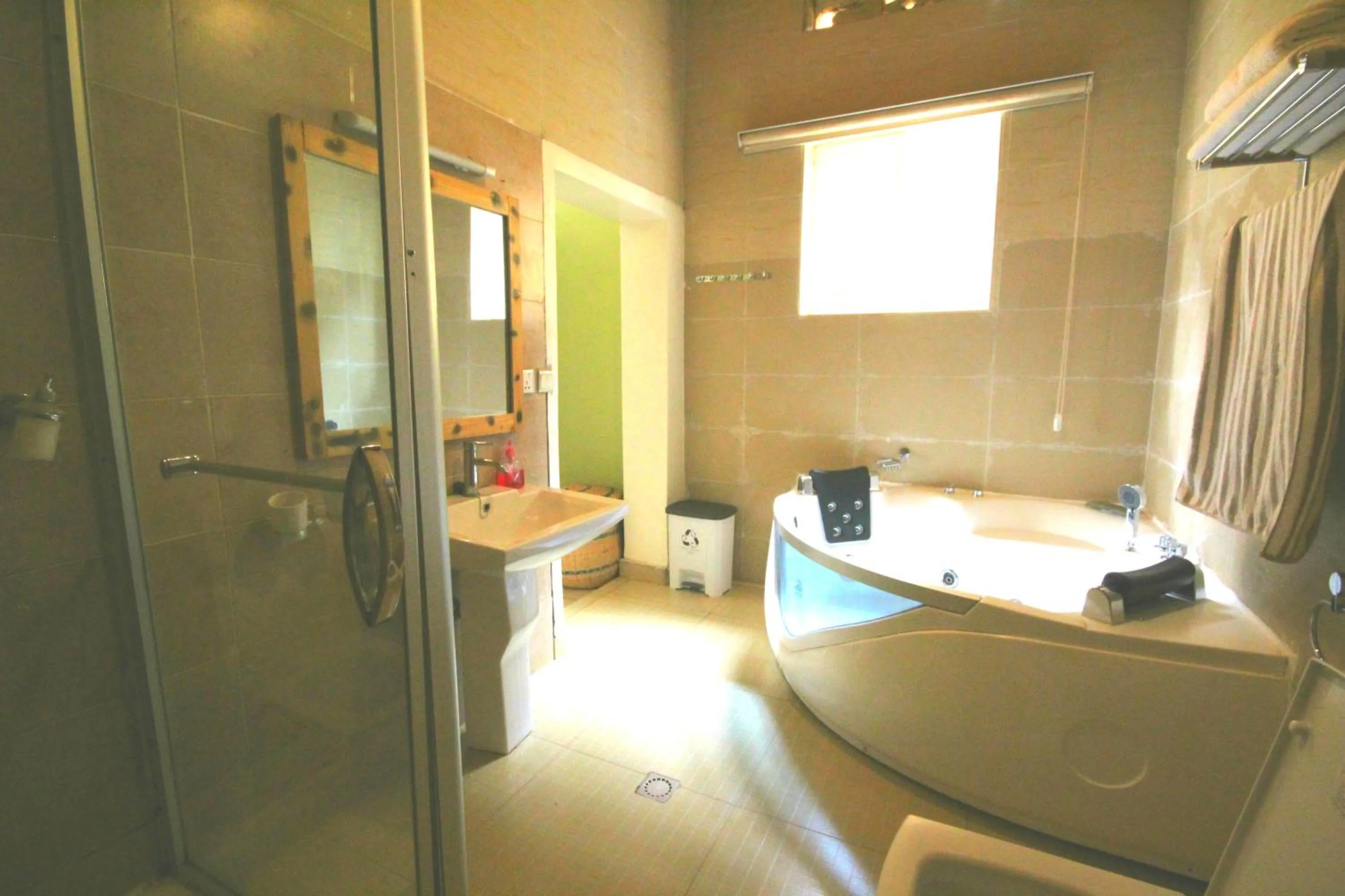 Shower in Yambi Guesthouse