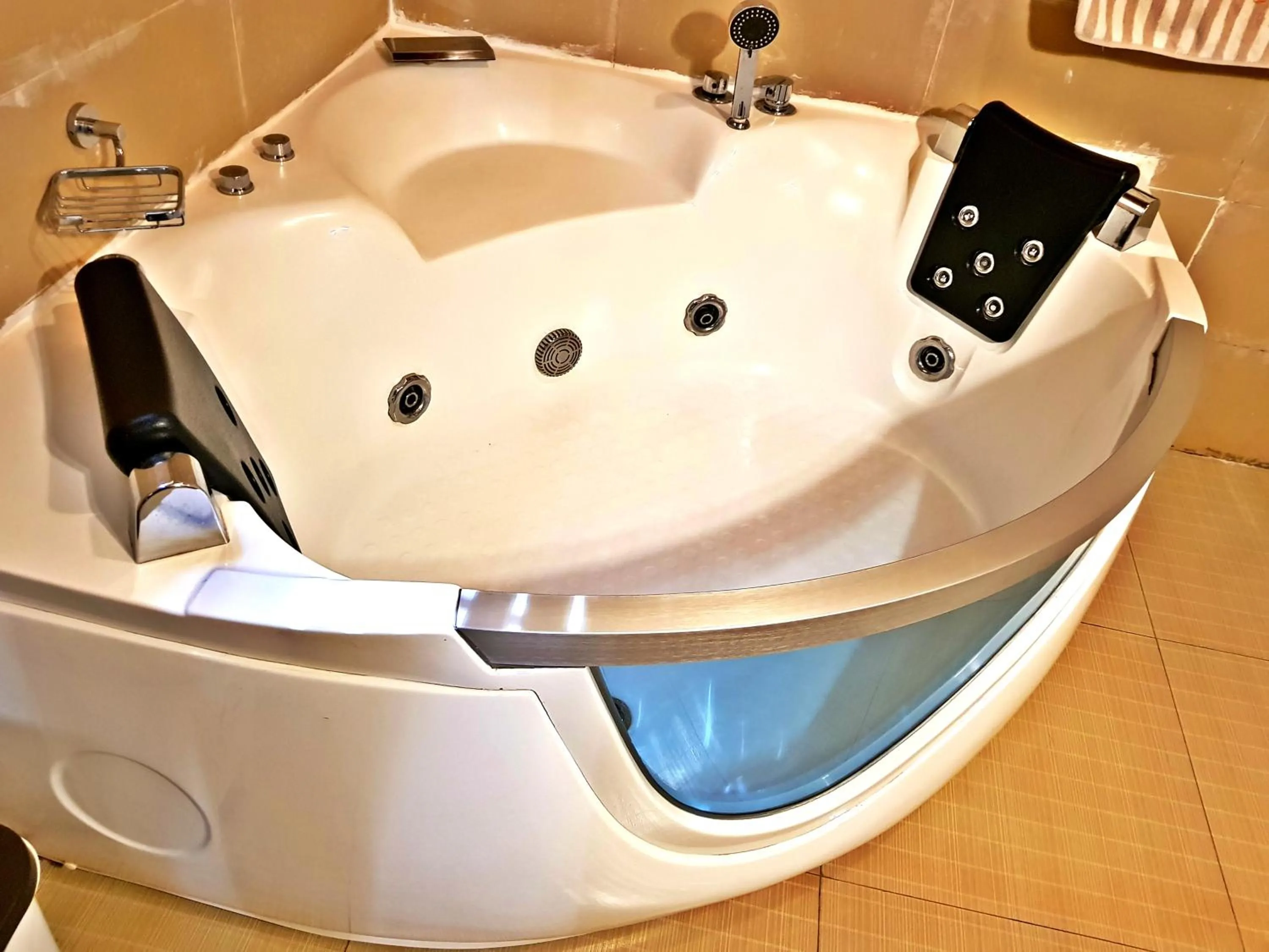 Shower in Yambi Guesthouse