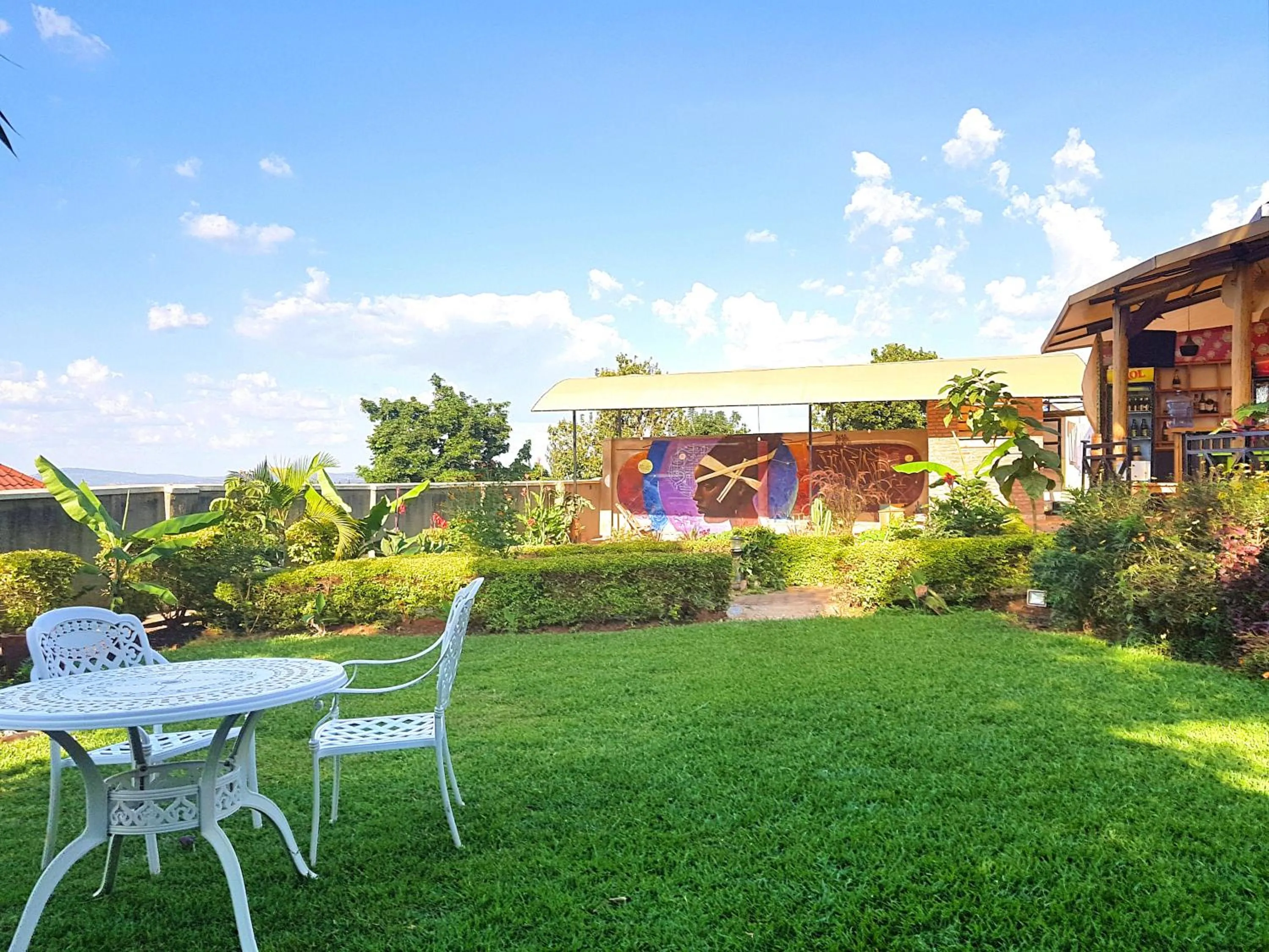 Restaurant/places to eat in Yambi Guesthouse