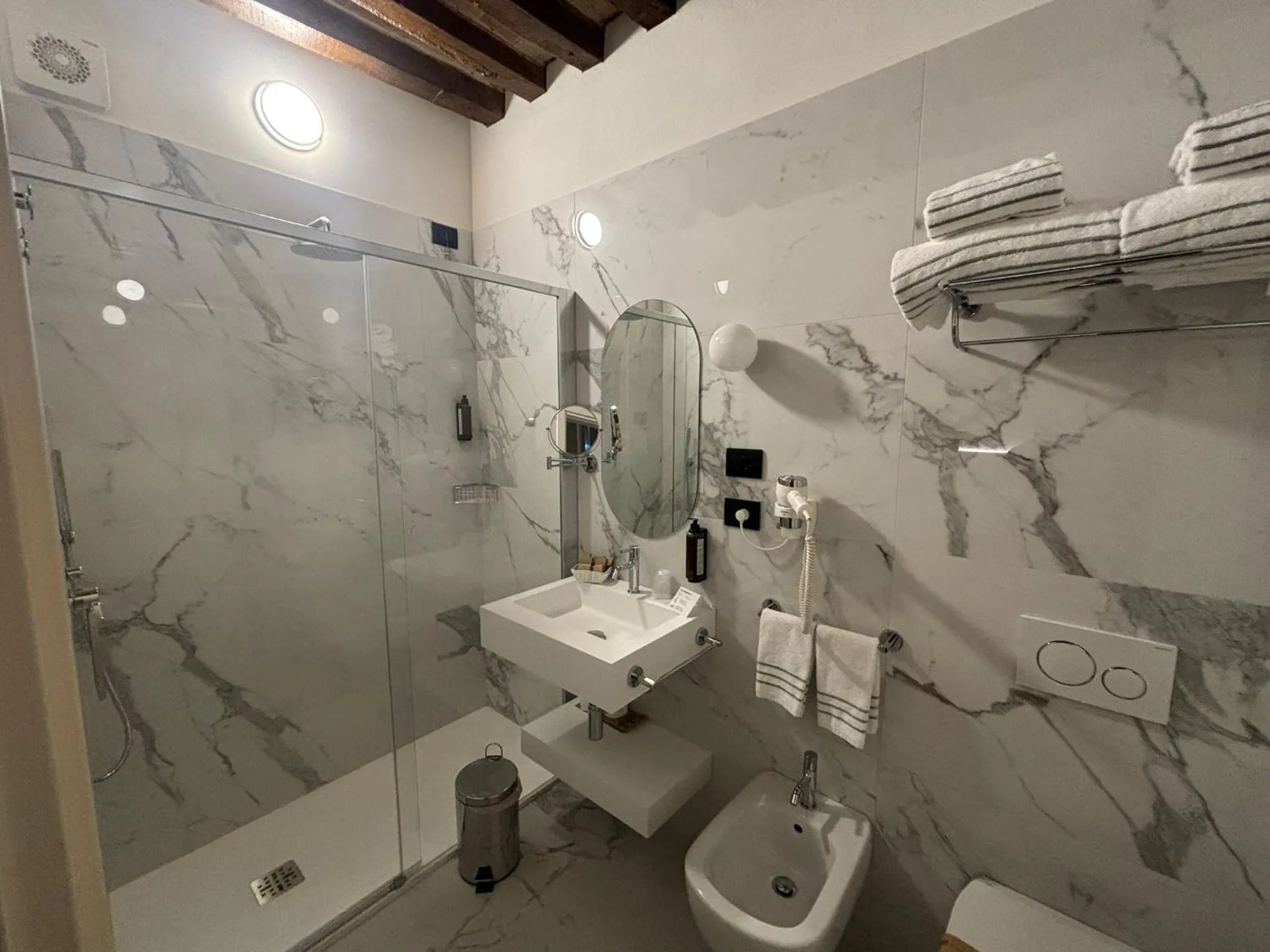 Bathroom in Locanda del lupo