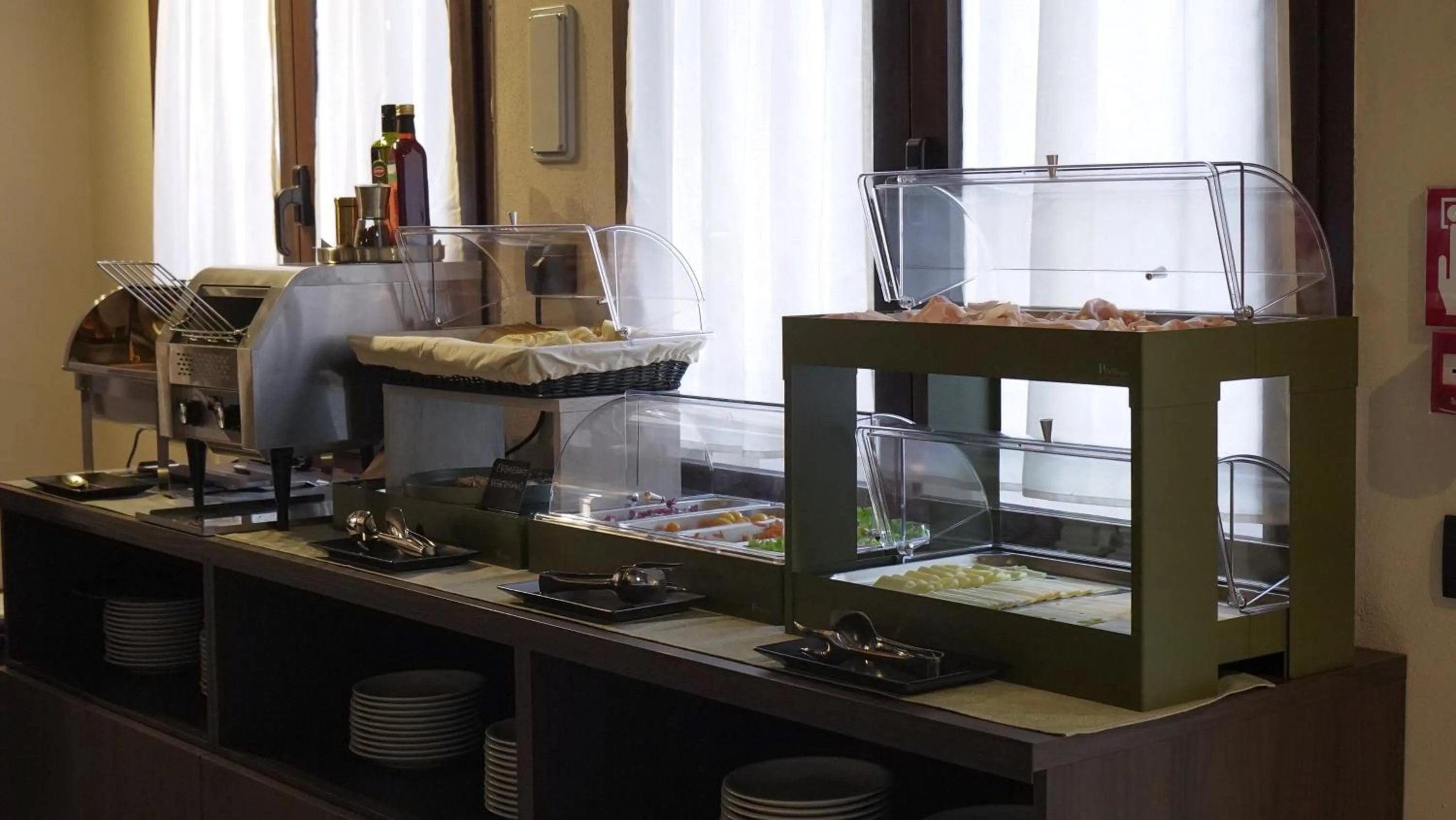 Buffet breakfast in Locanda del lupo