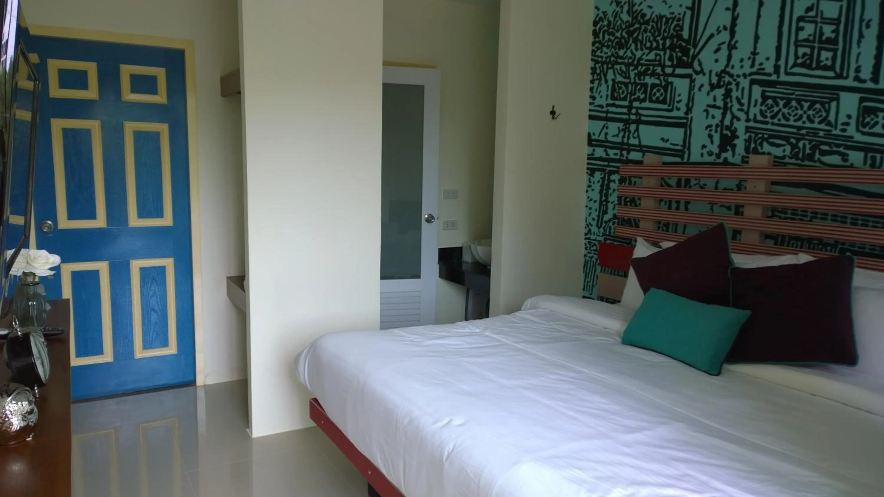 Photo of the whole room, Bed in The Pho Thong Phuket