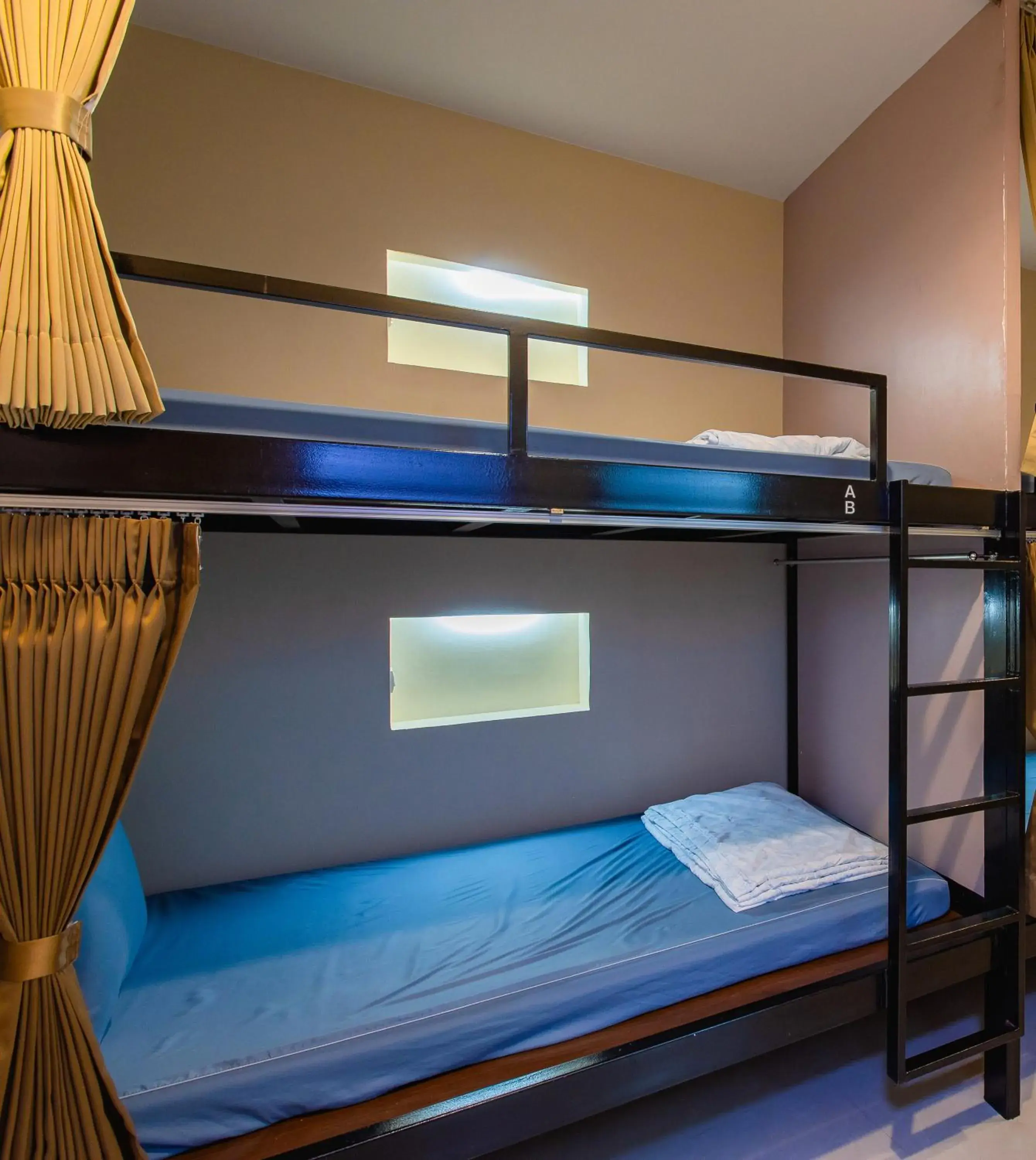 Bed in 6-Bed Mixed Dormitory Room in Restiny Hostel Bed in 6-Bed Mixed Dormitory Room in Restiny Hostel