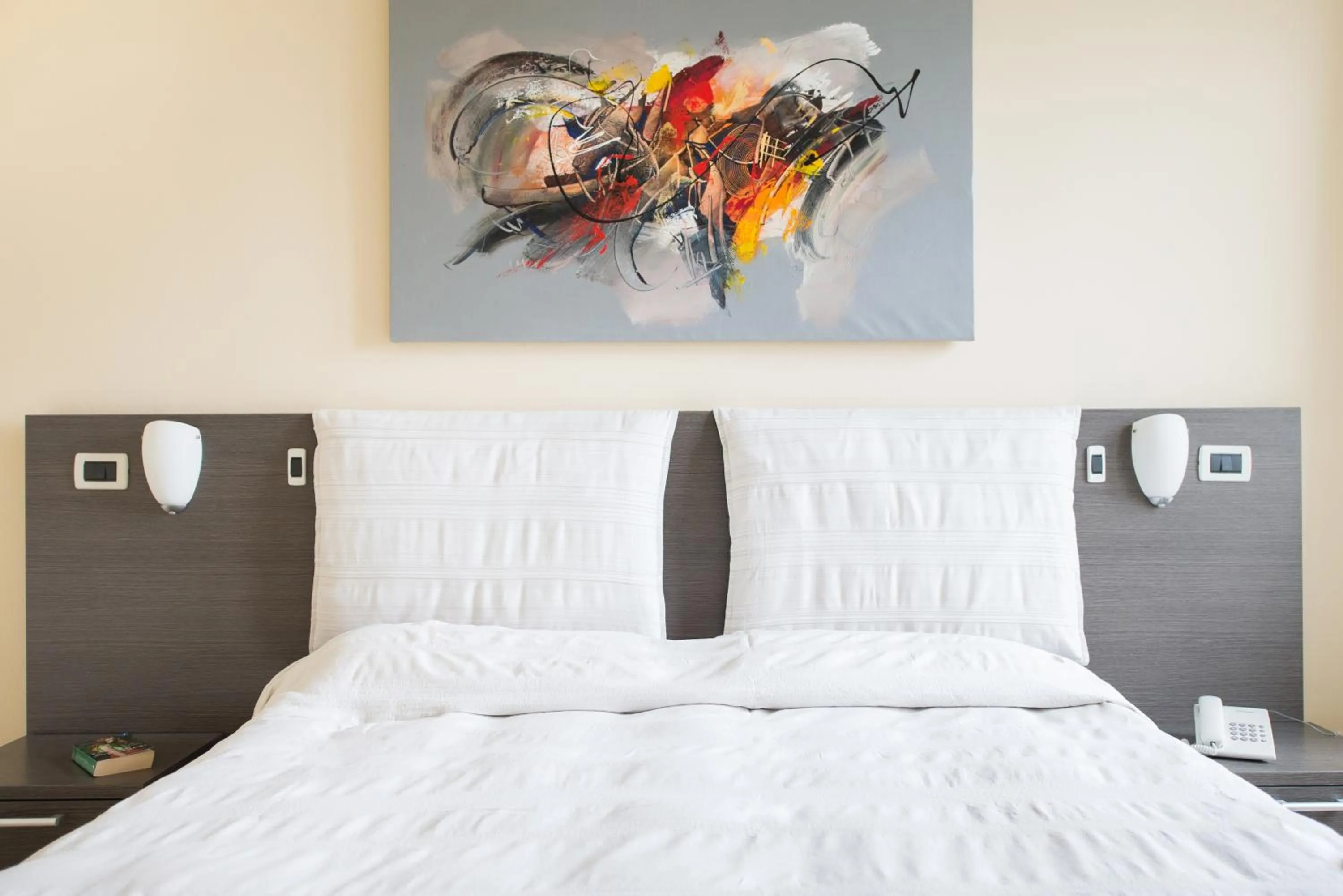 Bed in Residence Colombo