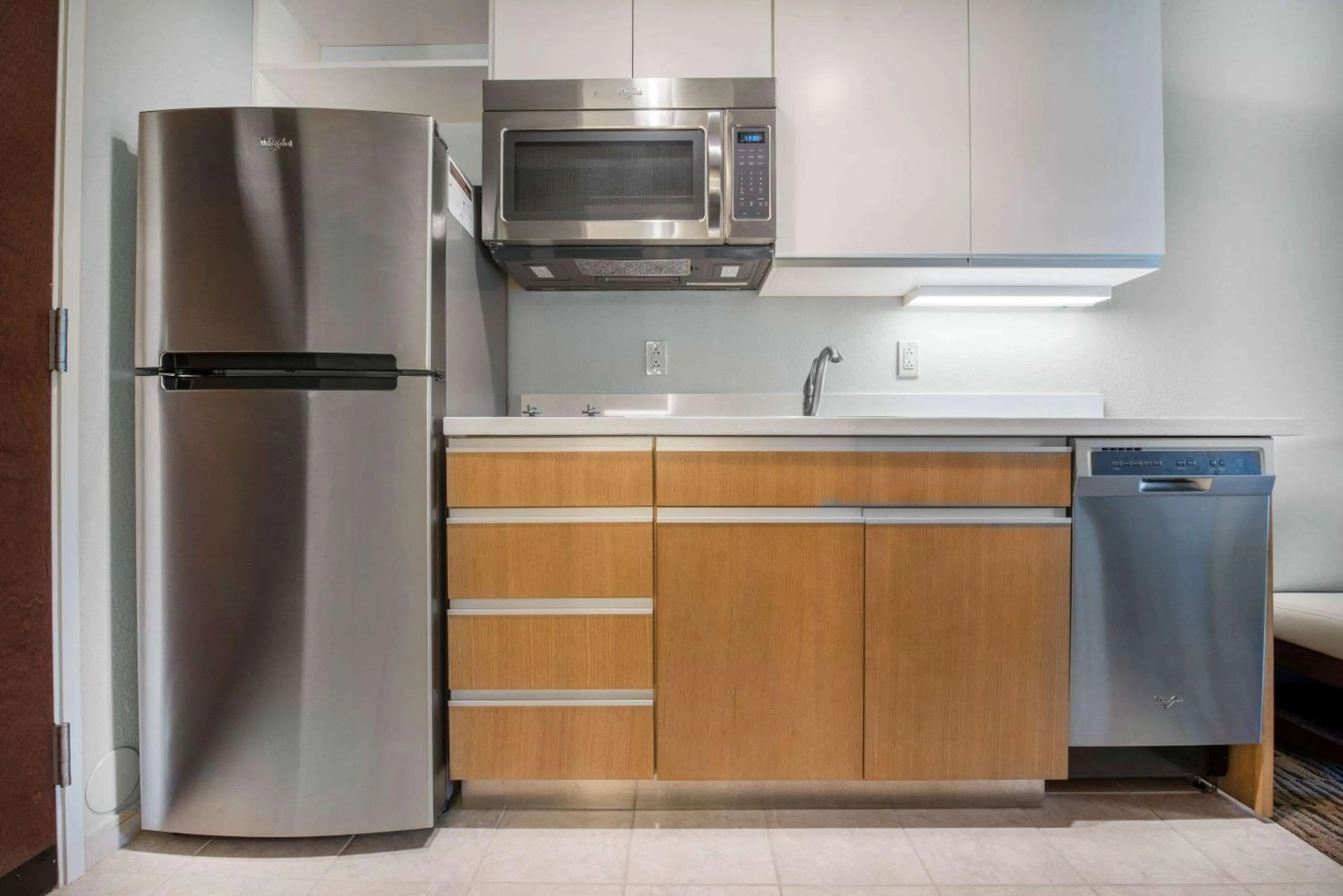 Photo of the whole room in Hawthorn Suites by Wyndham Bridgeport